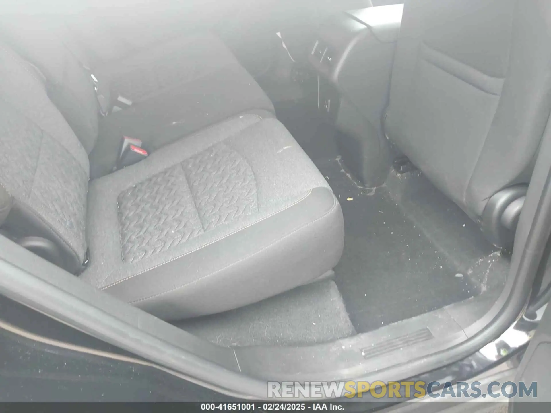 8 Photograph of a damaged car 3GNAXUEG8RL101890 CHEVROLET EQUINOX 2024