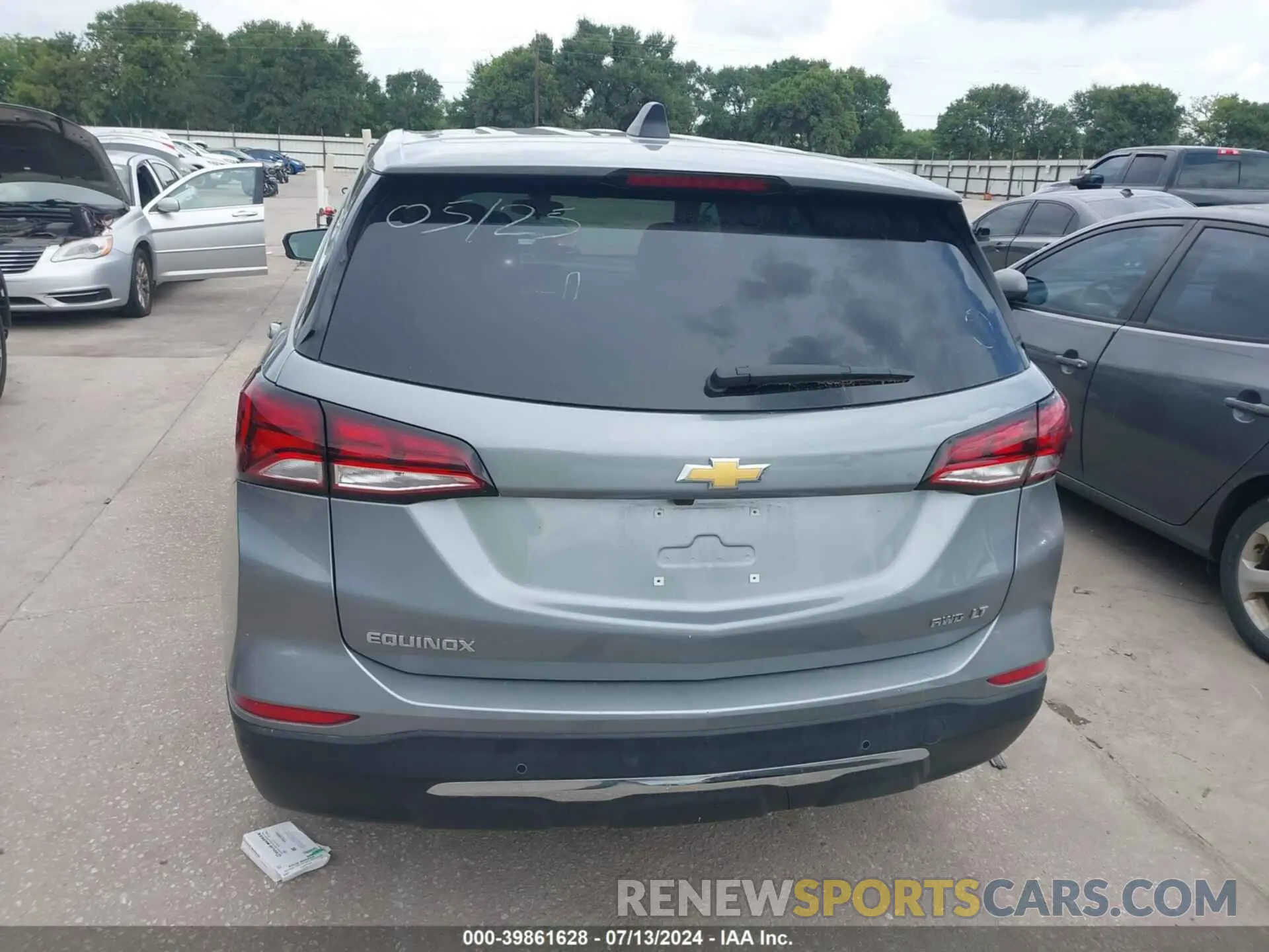 17 Photograph of a damaged car 3GNAXUEG8RL244287 CHEVROLET EQUINOX 2024