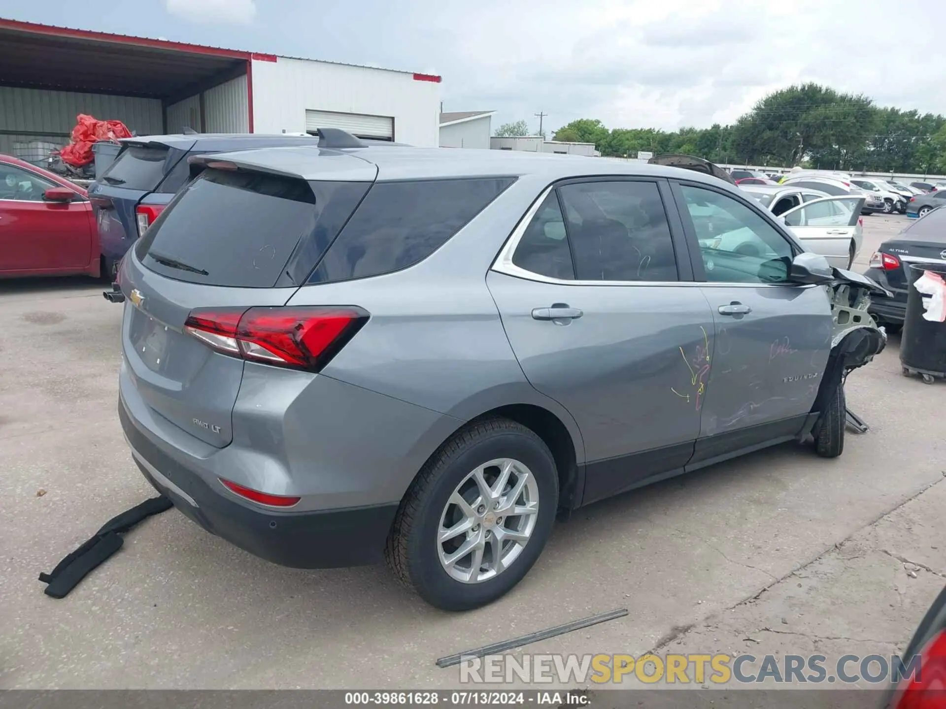 4 Photograph of a damaged car 3GNAXUEG8RL244287 CHEVROLET EQUINOX 2024