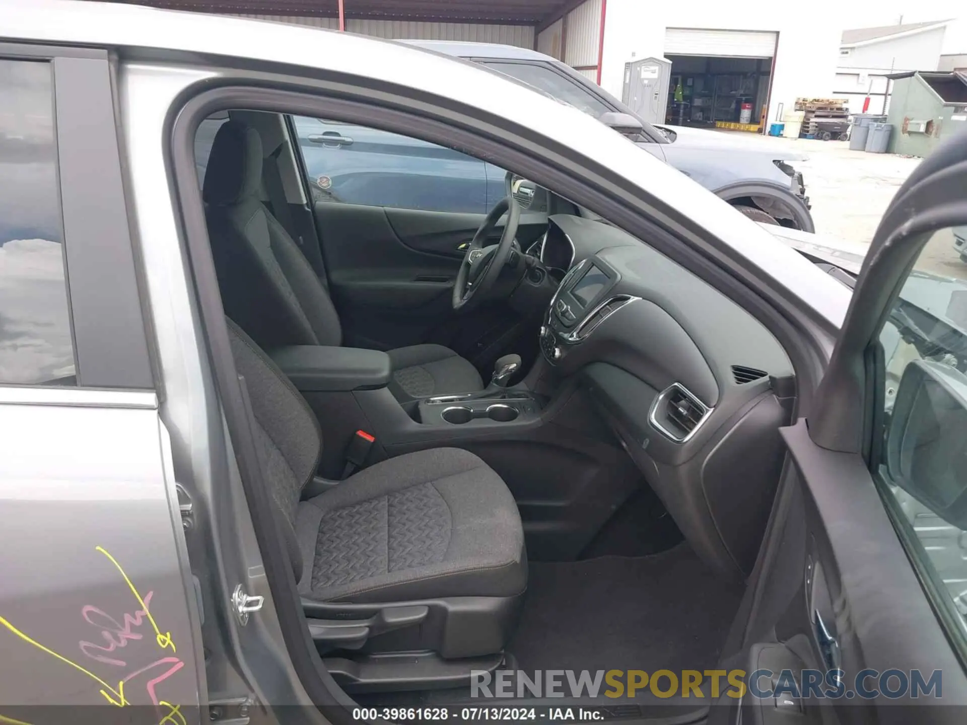 5 Photograph of a damaged car 3GNAXUEG8RL244287 CHEVROLET EQUINOX 2024
