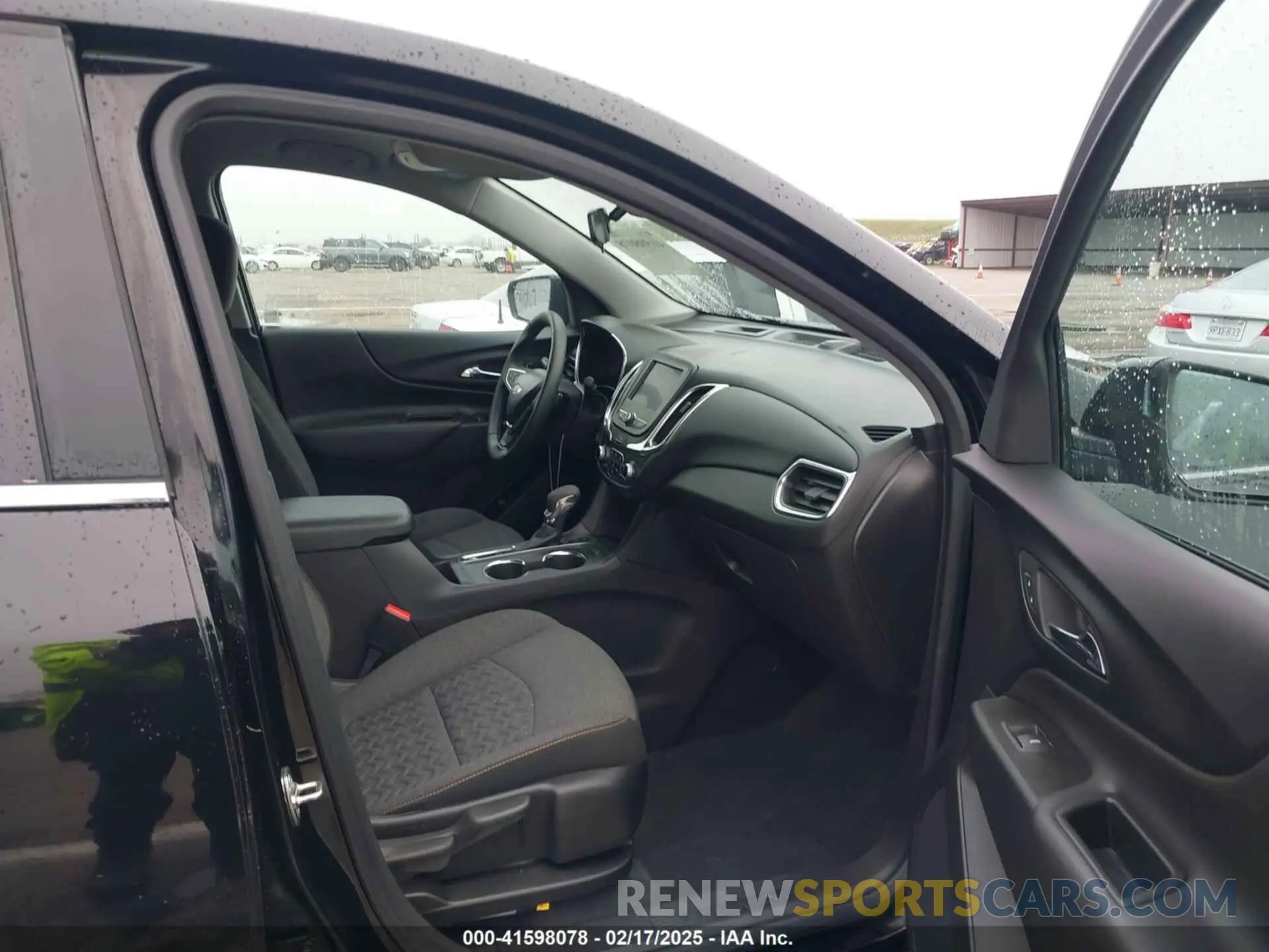 5 Photograph of a damaged car 3GNAXUEG8RL332434 CHEVROLET EQUINOX 2024
