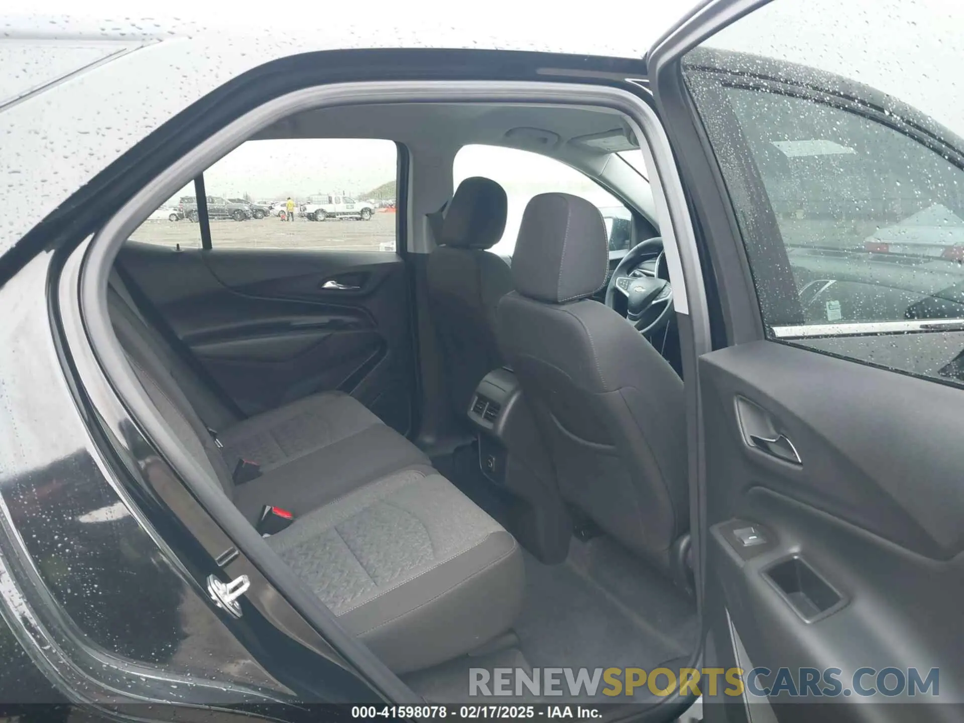 8 Photograph of a damaged car 3GNAXUEG8RL332434 CHEVROLET EQUINOX 2024