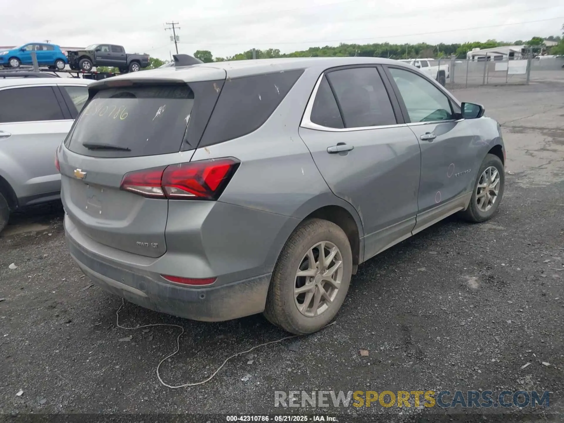 4 Photograph of a damaged car 3GNAXUEG8RL350206 CHEVROLET EQUINOX 2024
