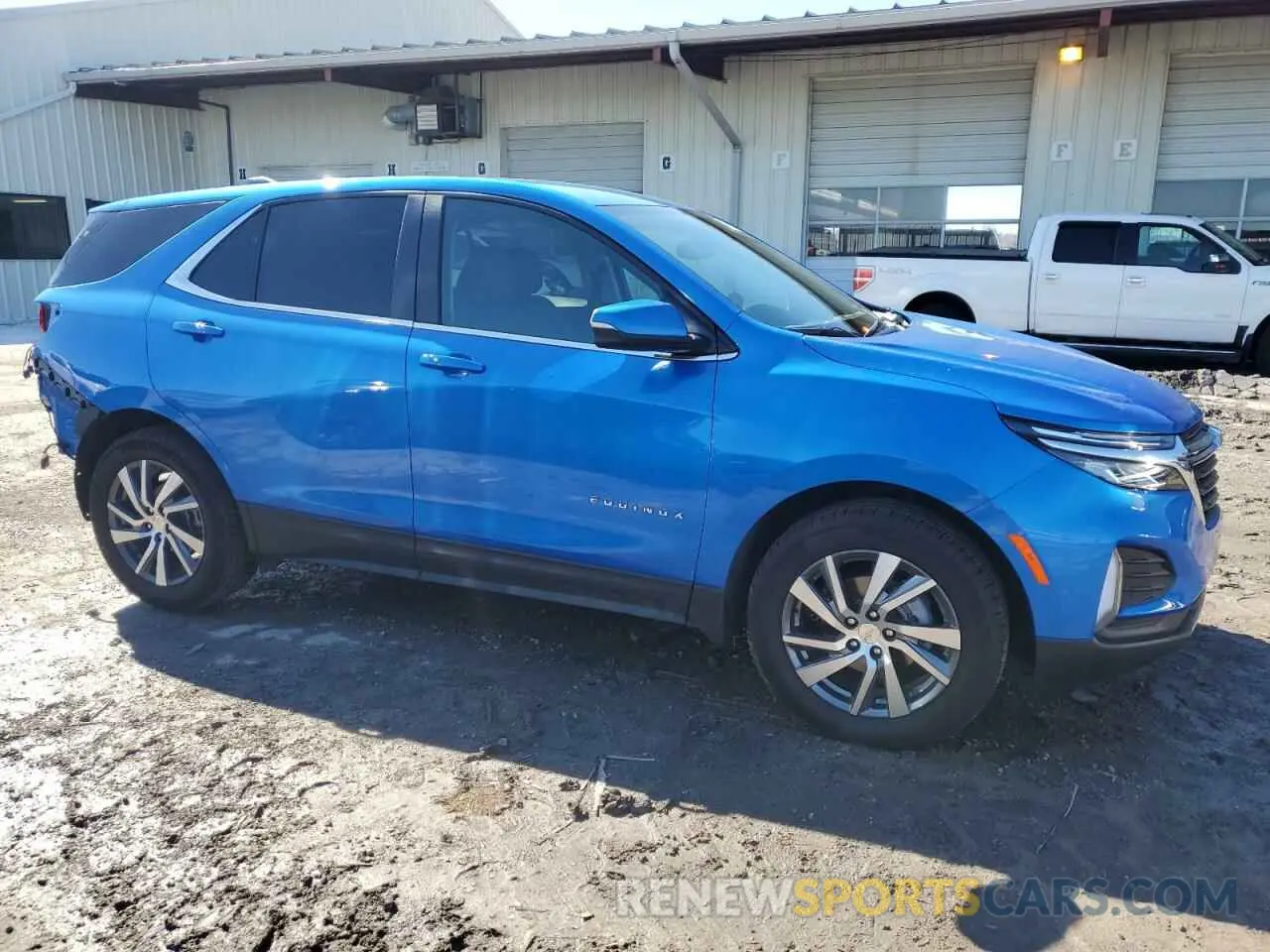 4 Photograph of a damaged car 3GNAXUEG8RS242240 CHEVROLET EQUINOX 2024
