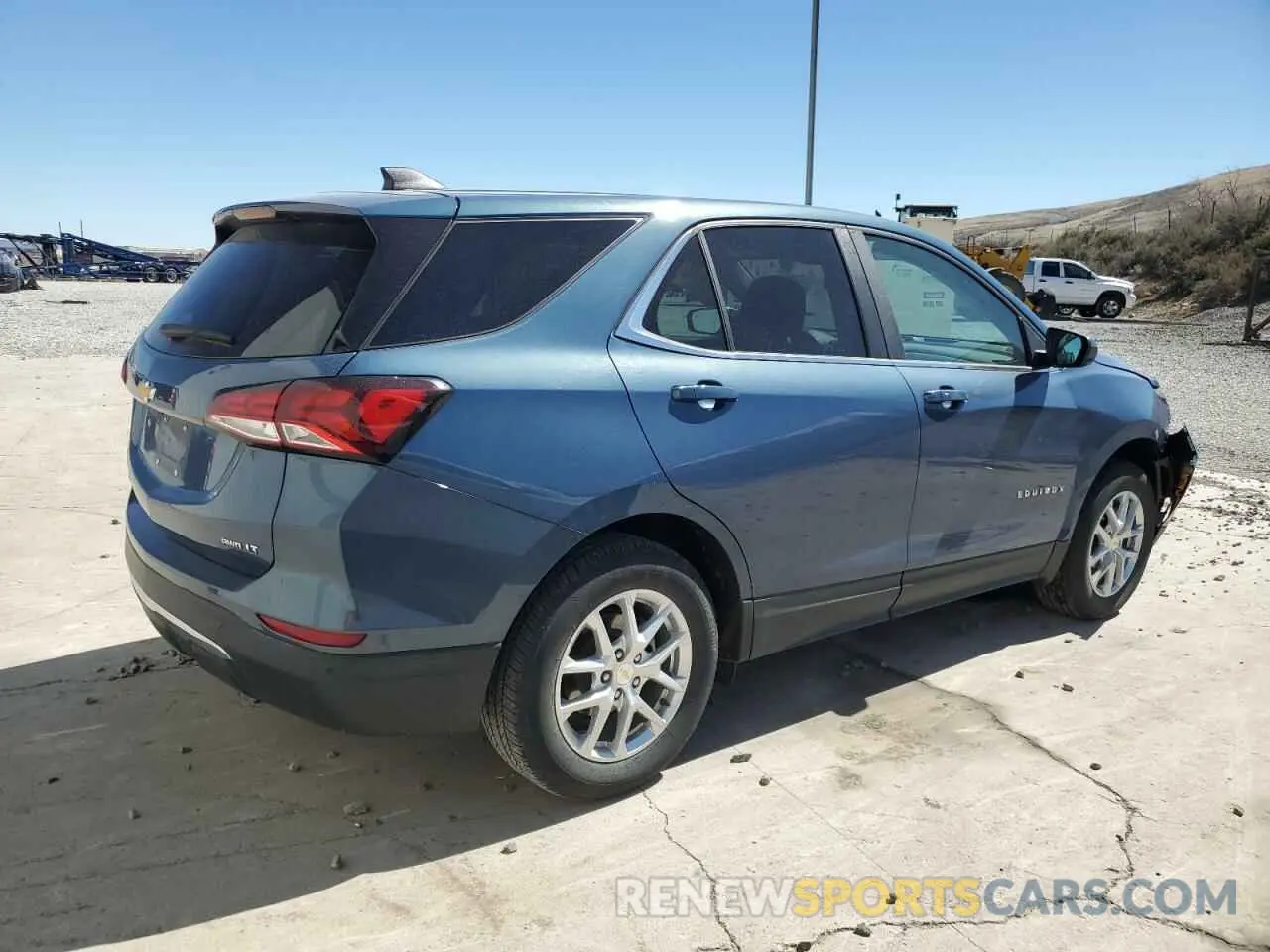 3 Photograph of a damaged car 3GNAXUEG9RL332636 CHEVROLET EQUINOX 2024