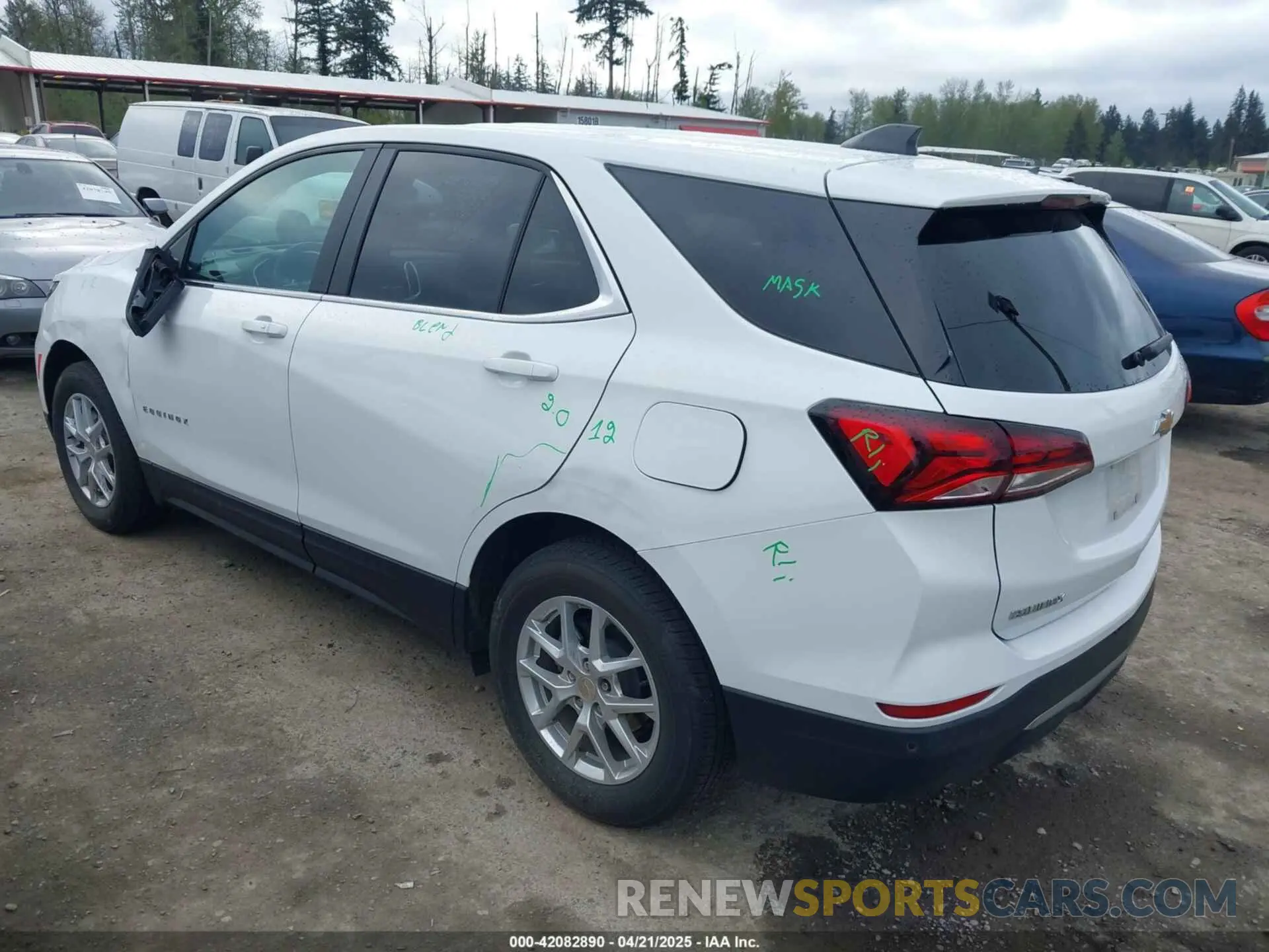 3 Photograph of a damaged car 3GNAXUEG9RS181173 CHEVROLET EQUINOX 2024