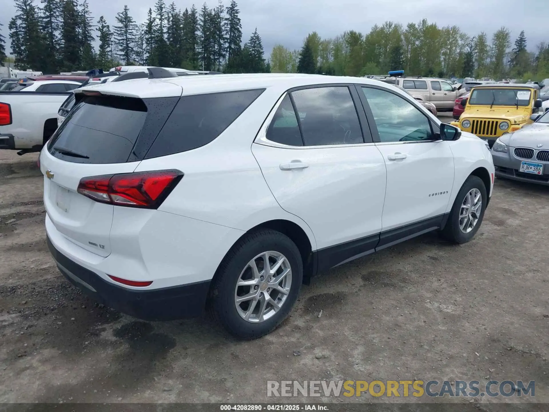 4 Photograph of a damaged car 3GNAXUEG9RS181173 CHEVROLET EQUINOX 2024