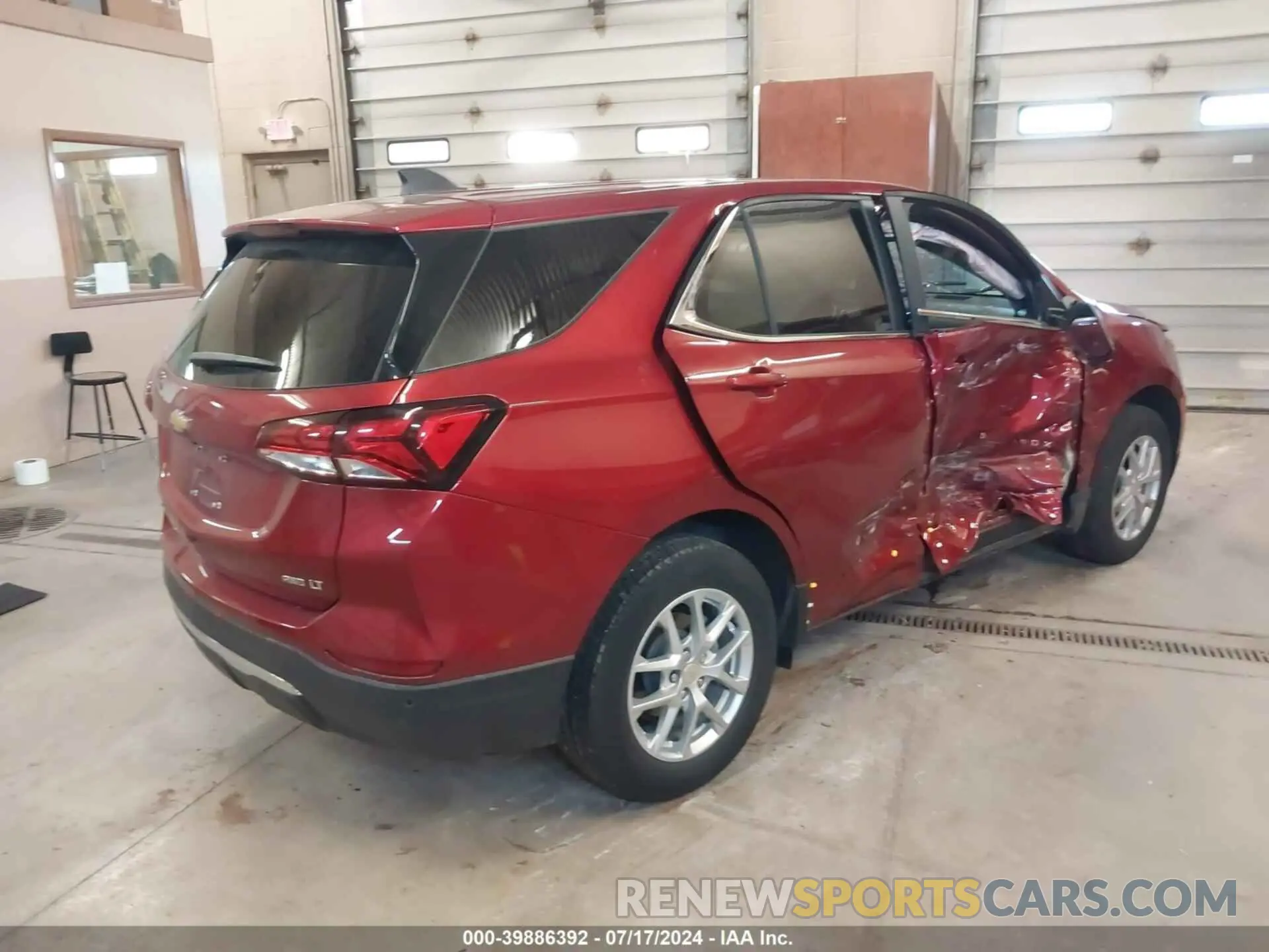 4 Photograph of a damaged car 3GNAXUEGXRS164785 CHEVROLET EQUINOX 2024