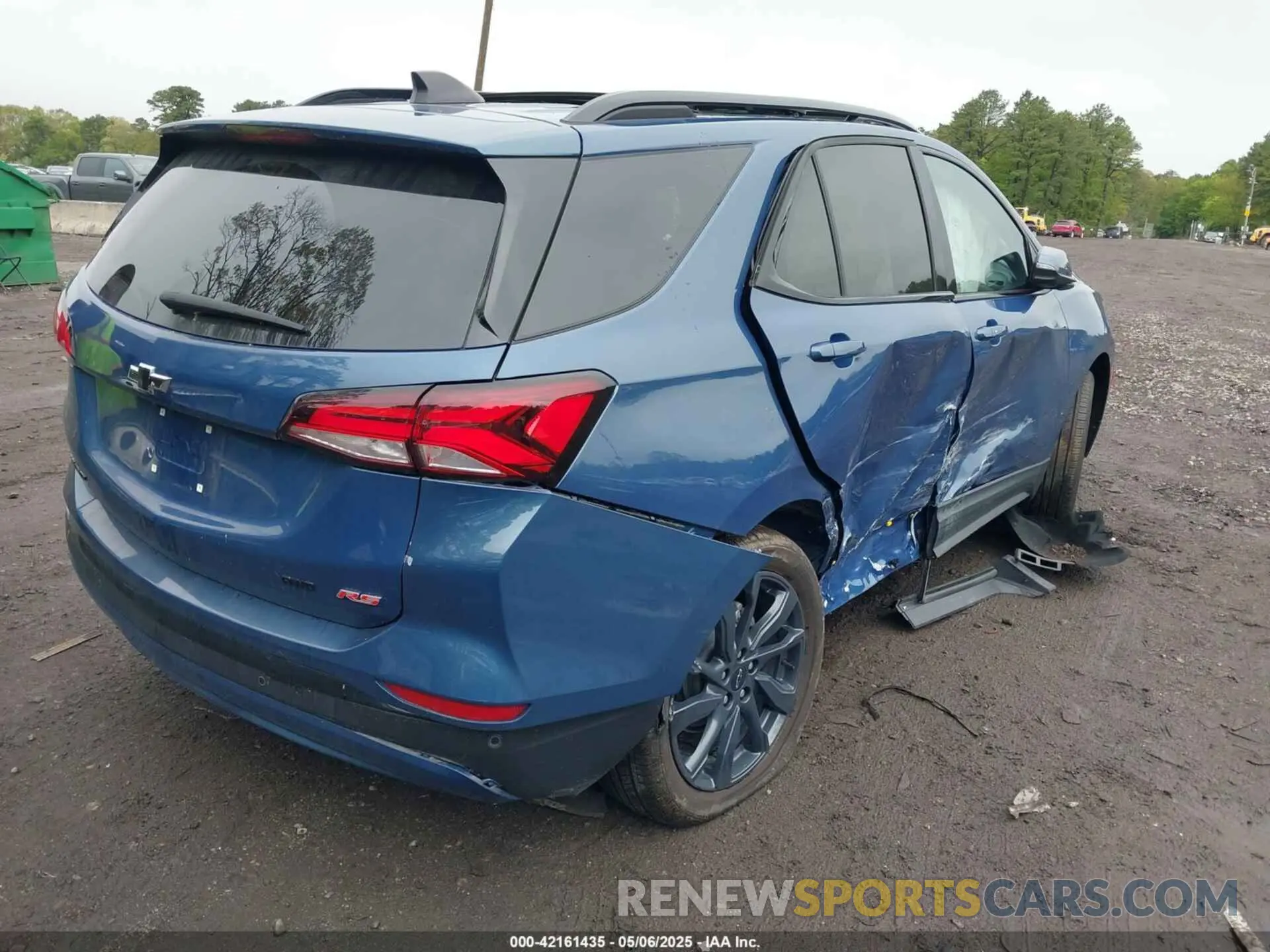 4 Photograph of a damaged car 3GNAXWEG0RL129386 CHEVROLET EQUINOX 2024