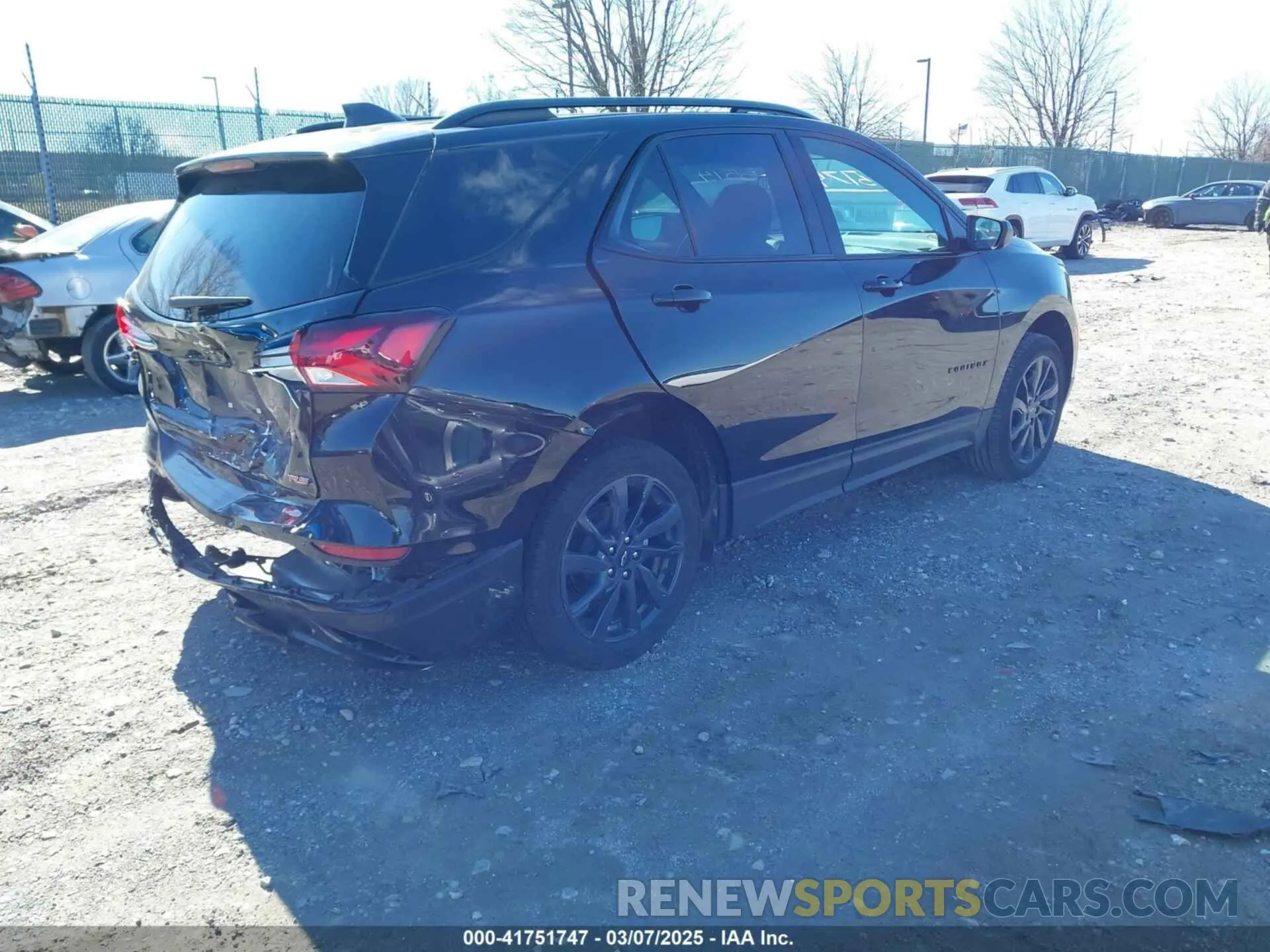 4 Photograph of a damaged car 3GNAXWEG5RL195514 CHEVROLET EQUINOX 2024