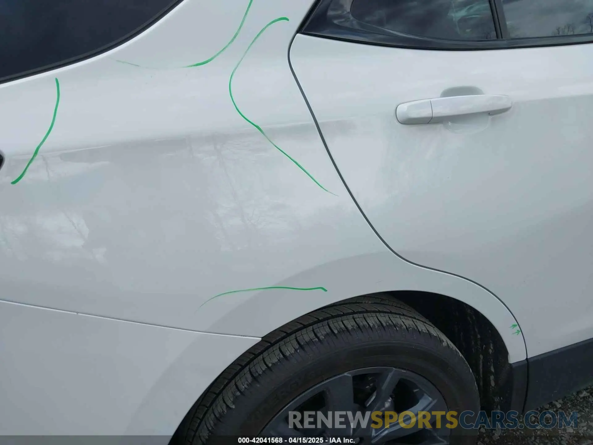 17 Photograph of a damaged car 3GNAXWEG5RS114534 CHEVROLET EQUINOX 2024