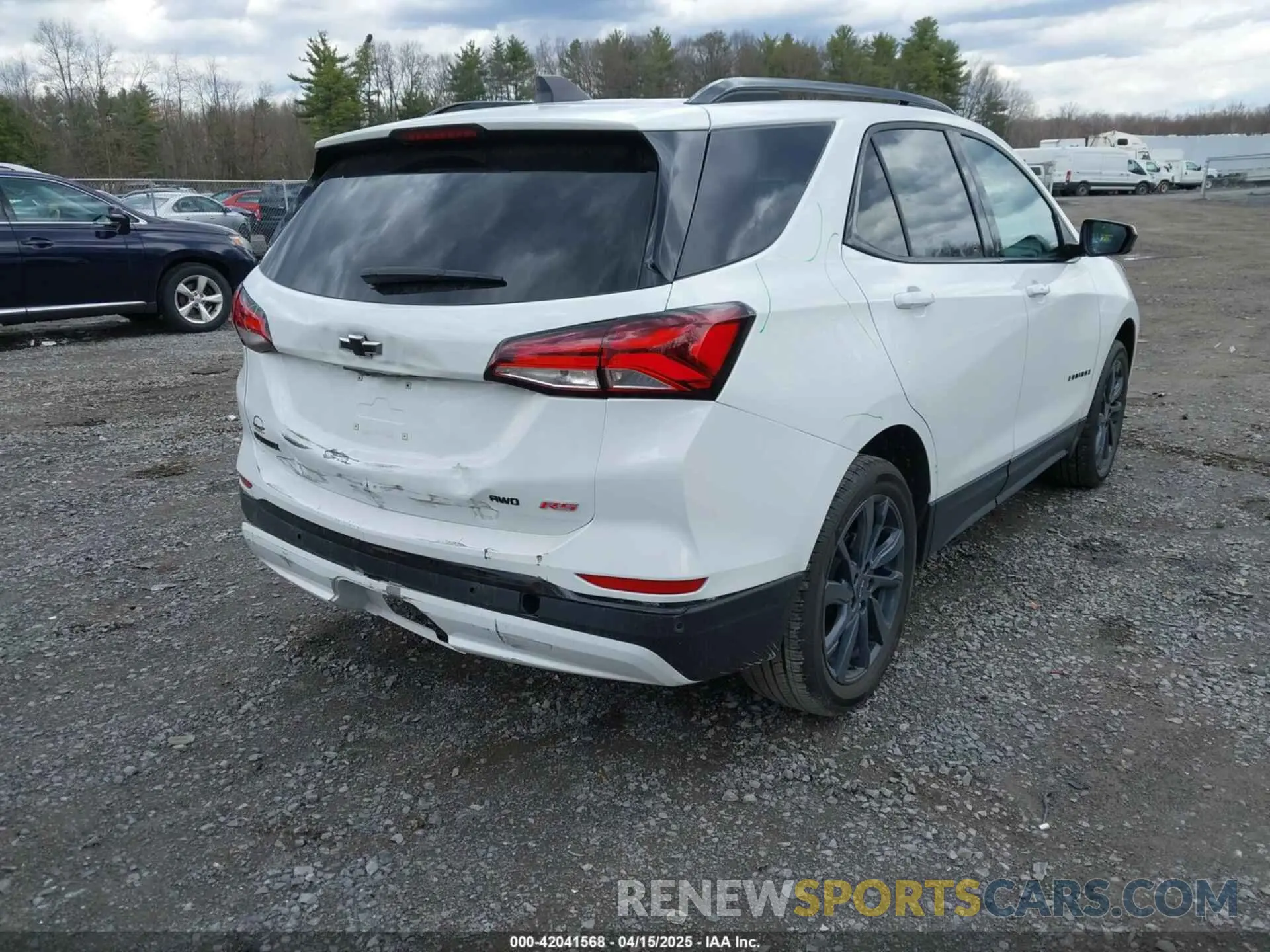 4 Photograph of a damaged car 3GNAXWEG5RS114534 CHEVROLET EQUINOX 2024