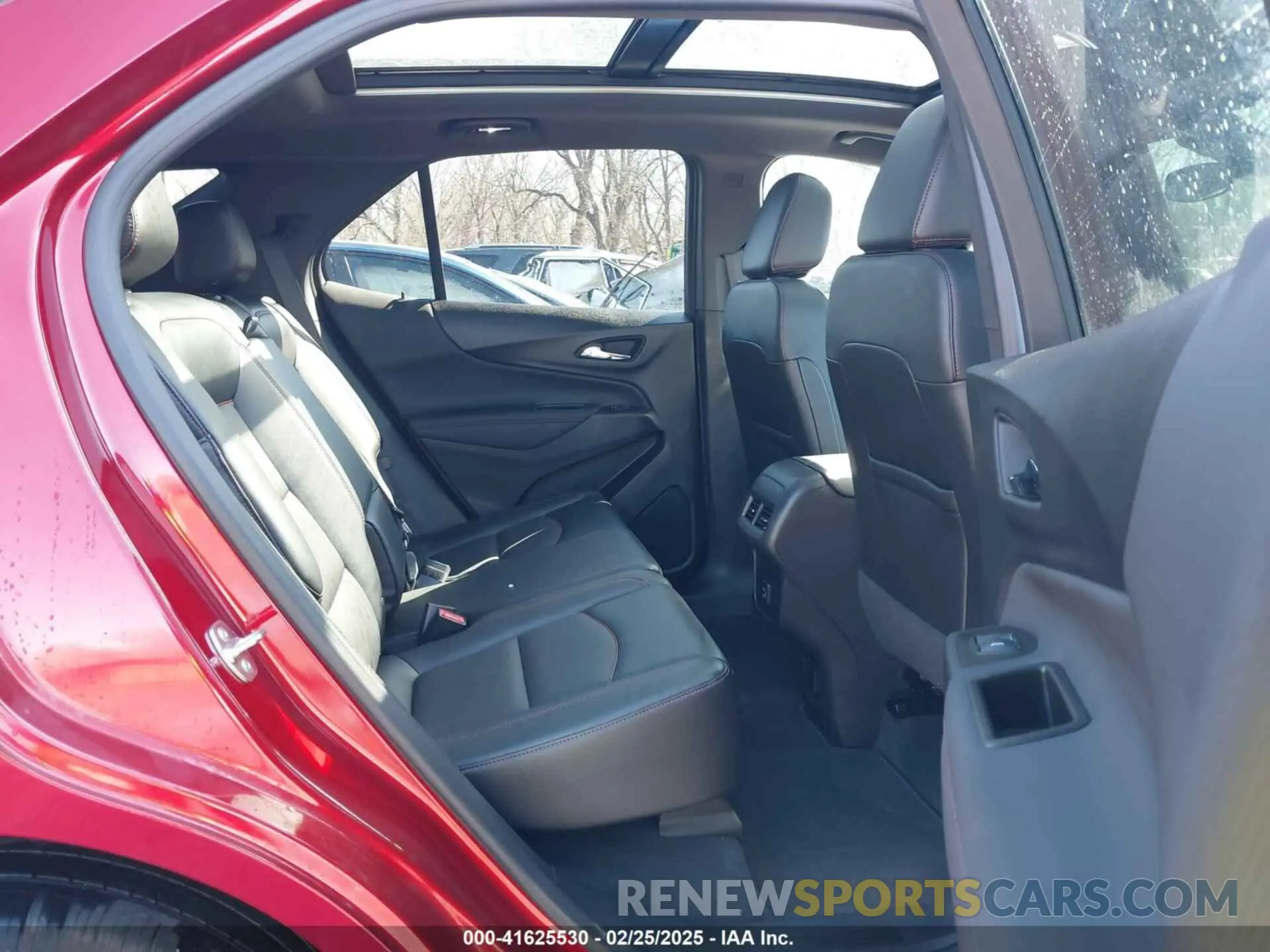 8 Photograph of a damaged car 3GNAXWEG8RL352842 CHEVROLET EQUINOX 2024