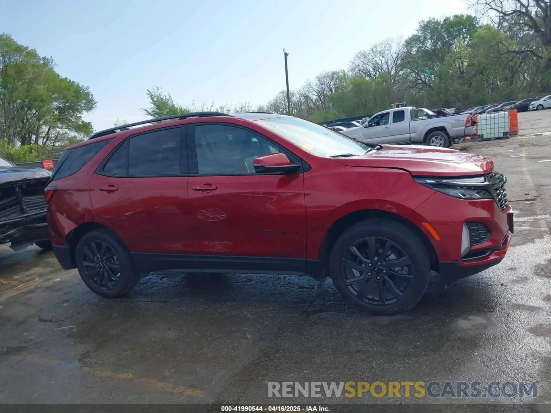 13 Photograph of a damaged car 3GNAXWEG8RS100935 CHEVROLET EQUINOX 2024