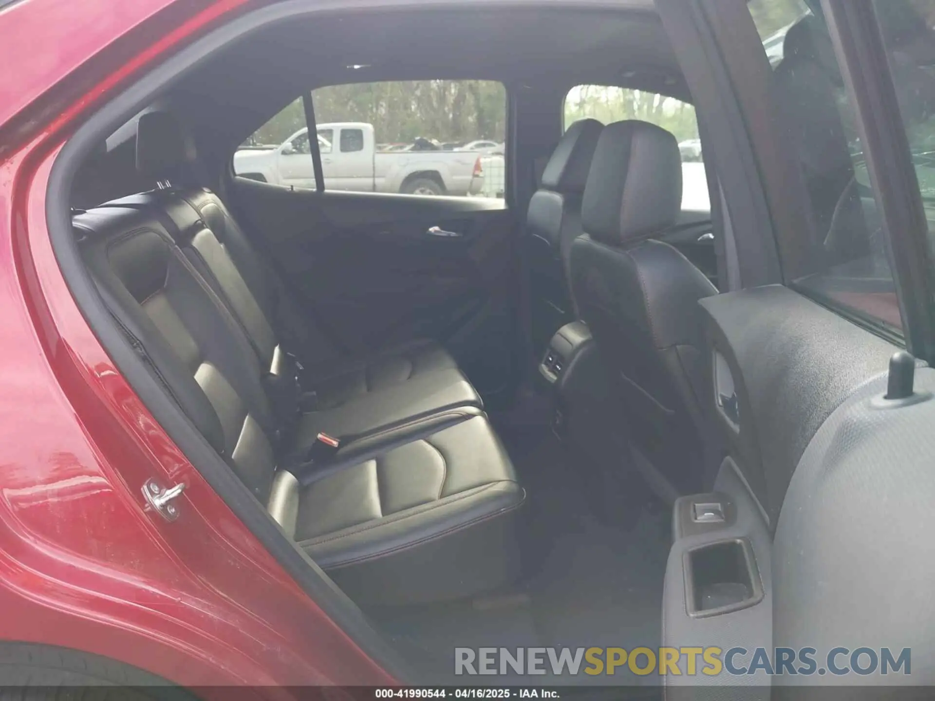 8 Photograph of a damaged car 3GNAXWEG8RS100935 CHEVROLET EQUINOX 2024