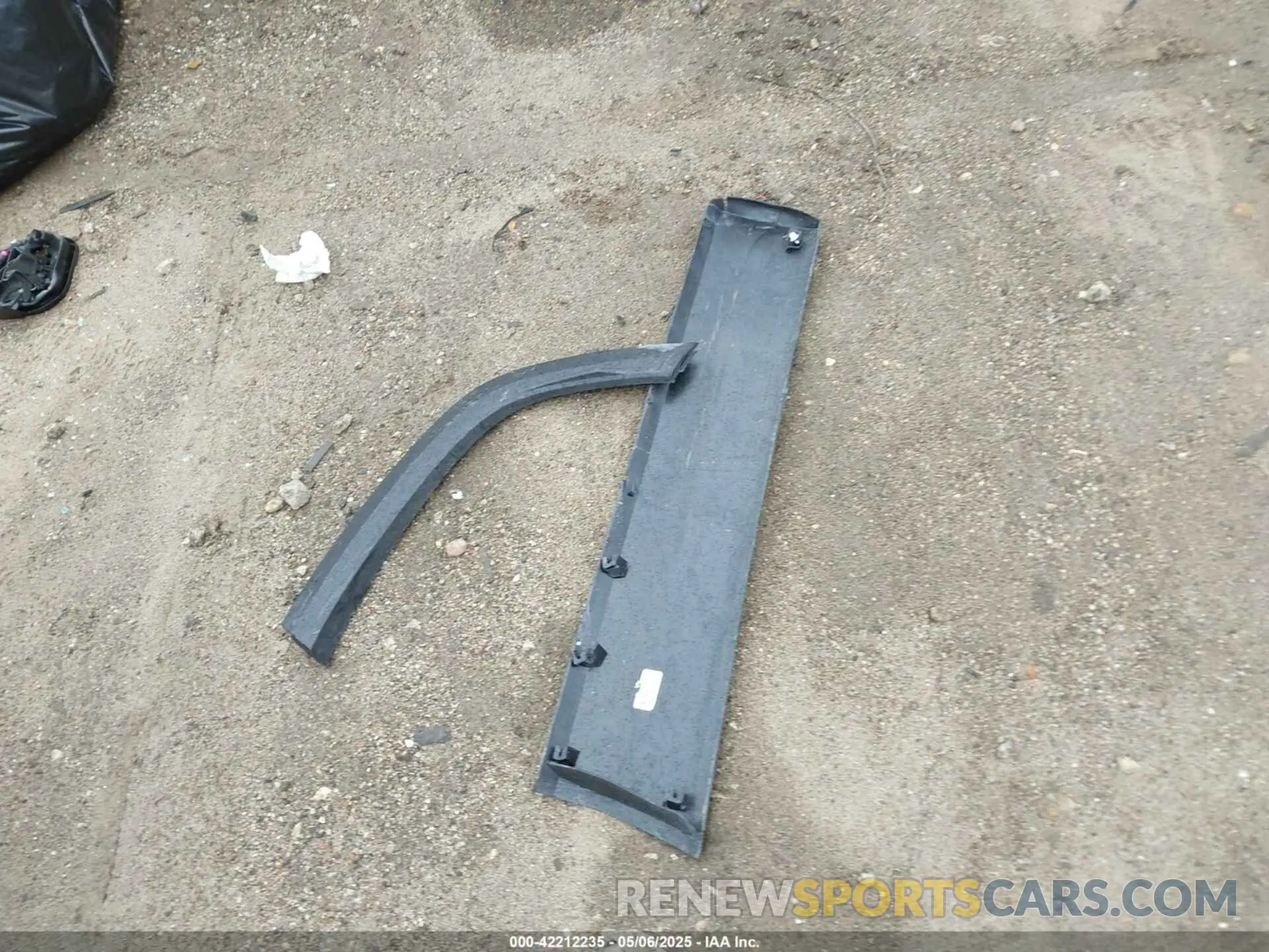 11 Photograph of a damaged car 3GNAXHEG0SL304222 CHEVROLET EQUINOX 2025