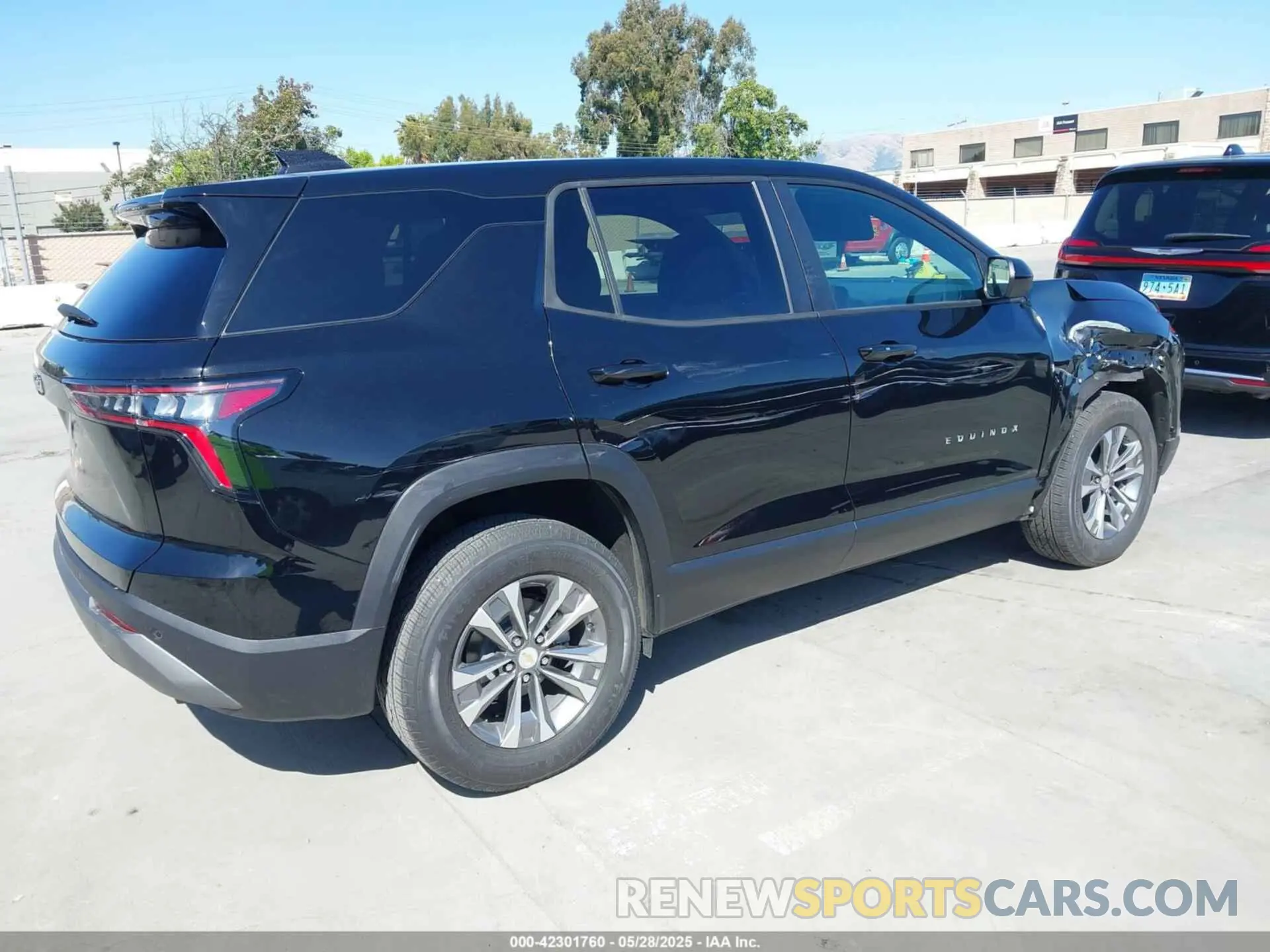 4 Photograph of a damaged car 3GNAXHEG0SL317259 CHEVROLET EQUINOX 2025
