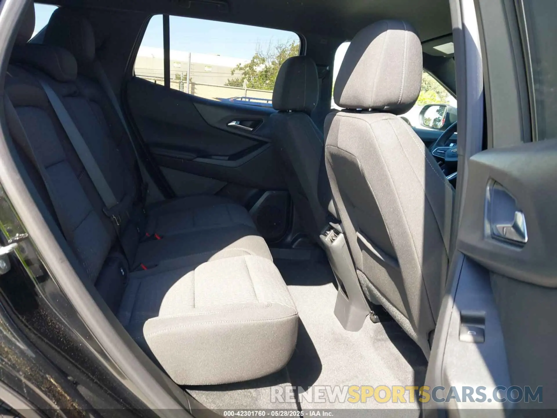 8 Photograph of a damaged car 3GNAXHEG0SL317259 CHEVROLET EQUINOX 2025