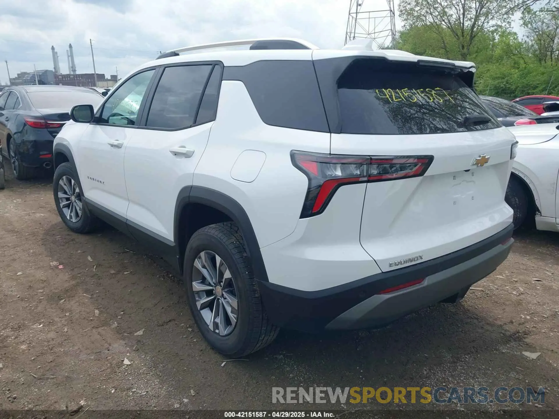 3 Photograph of a damaged car 3GNAXHEG2SL287911 CHEVROLET EQUINOX 2025