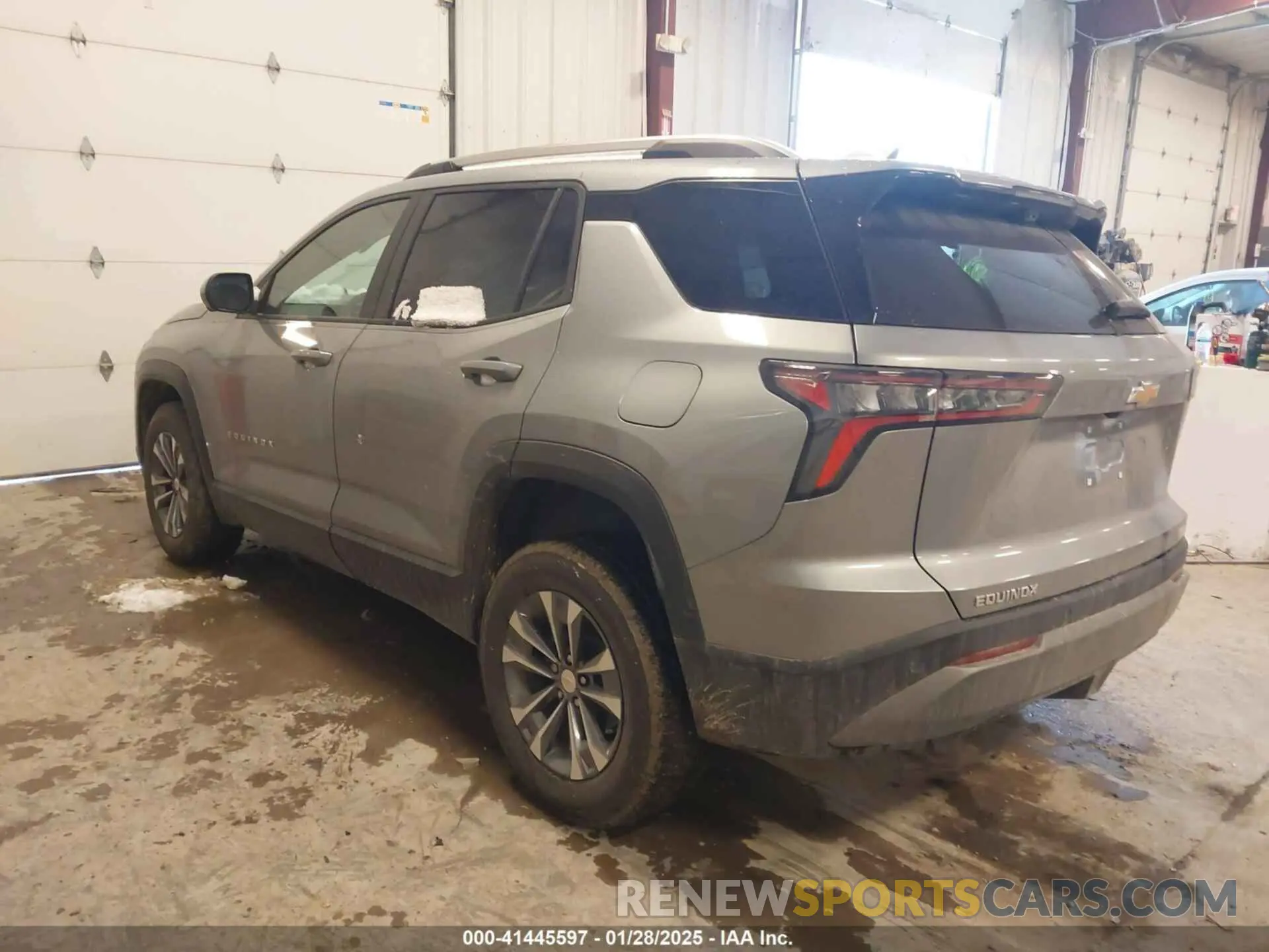3 Photograph of a damaged car 3GNAXHEG5SL123035 CHEVROLET EQUINOX 2025