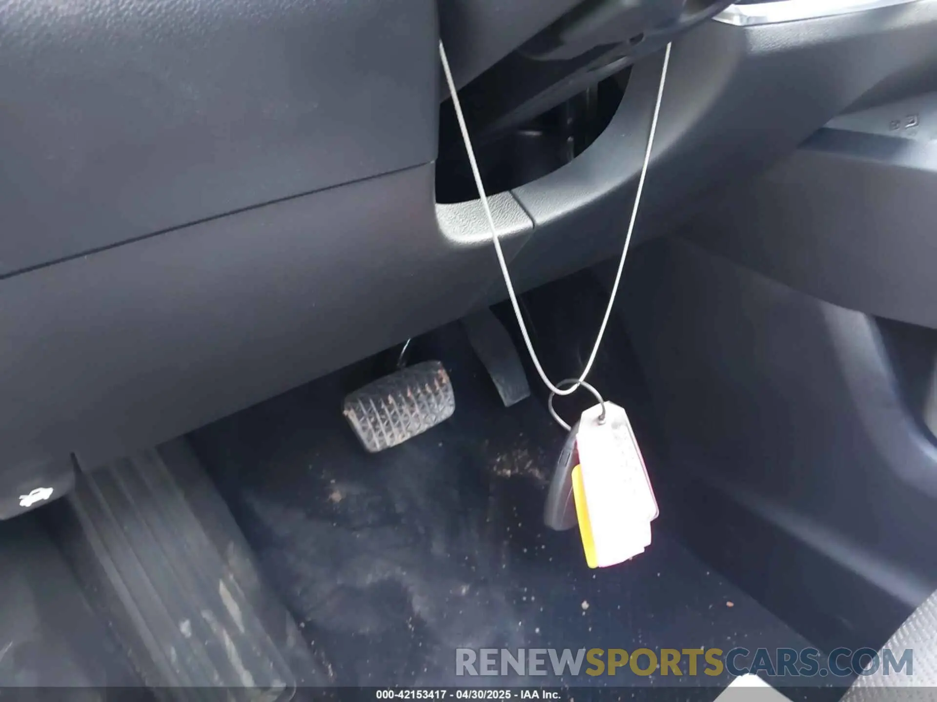 11 Photograph of a damaged car 3GNAXHEG5SL185017 CHEVROLET EQUINOX 2025