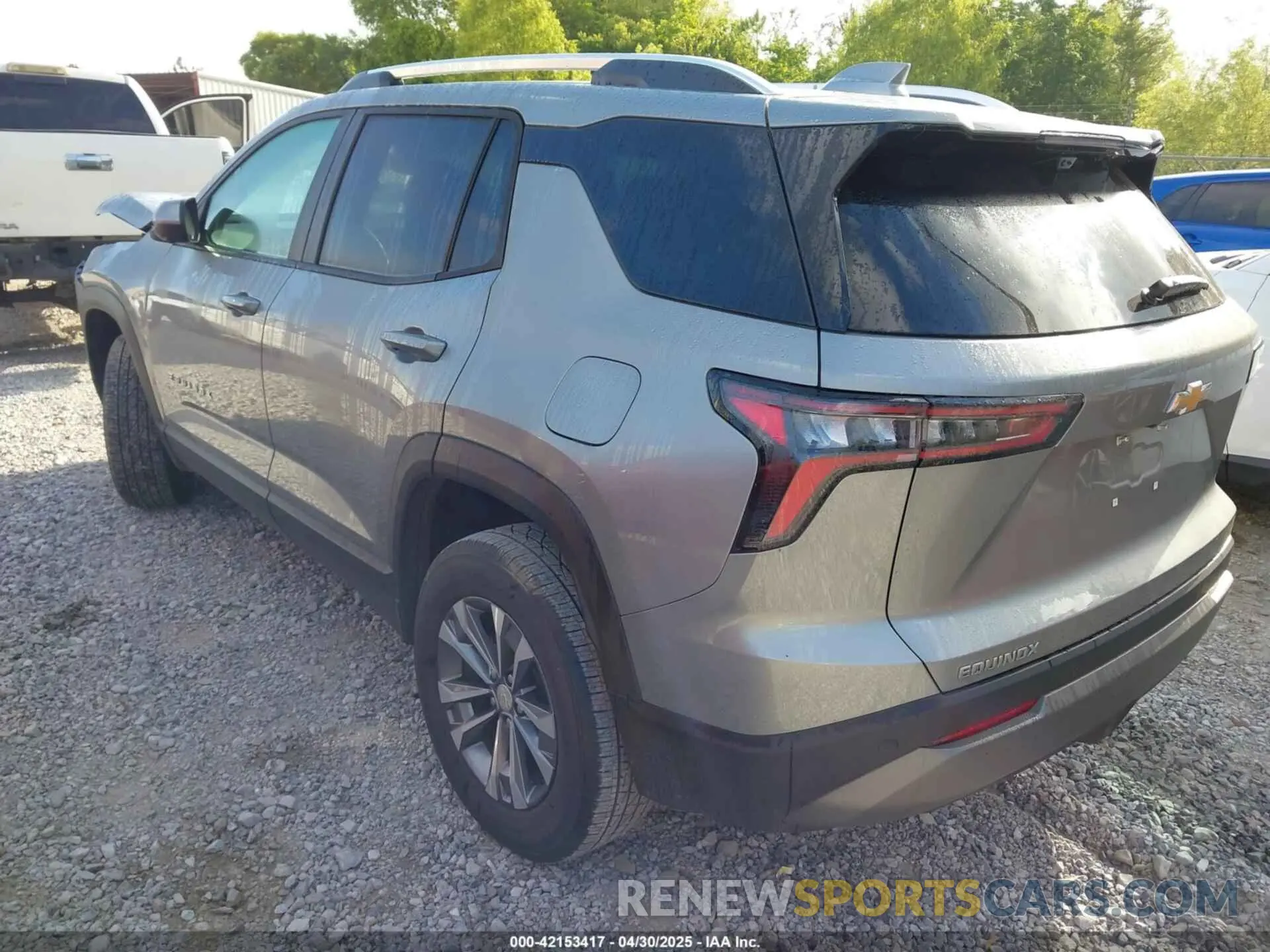 3 Photograph of a damaged car 3GNAXHEG5SL185017 CHEVROLET EQUINOX 2025