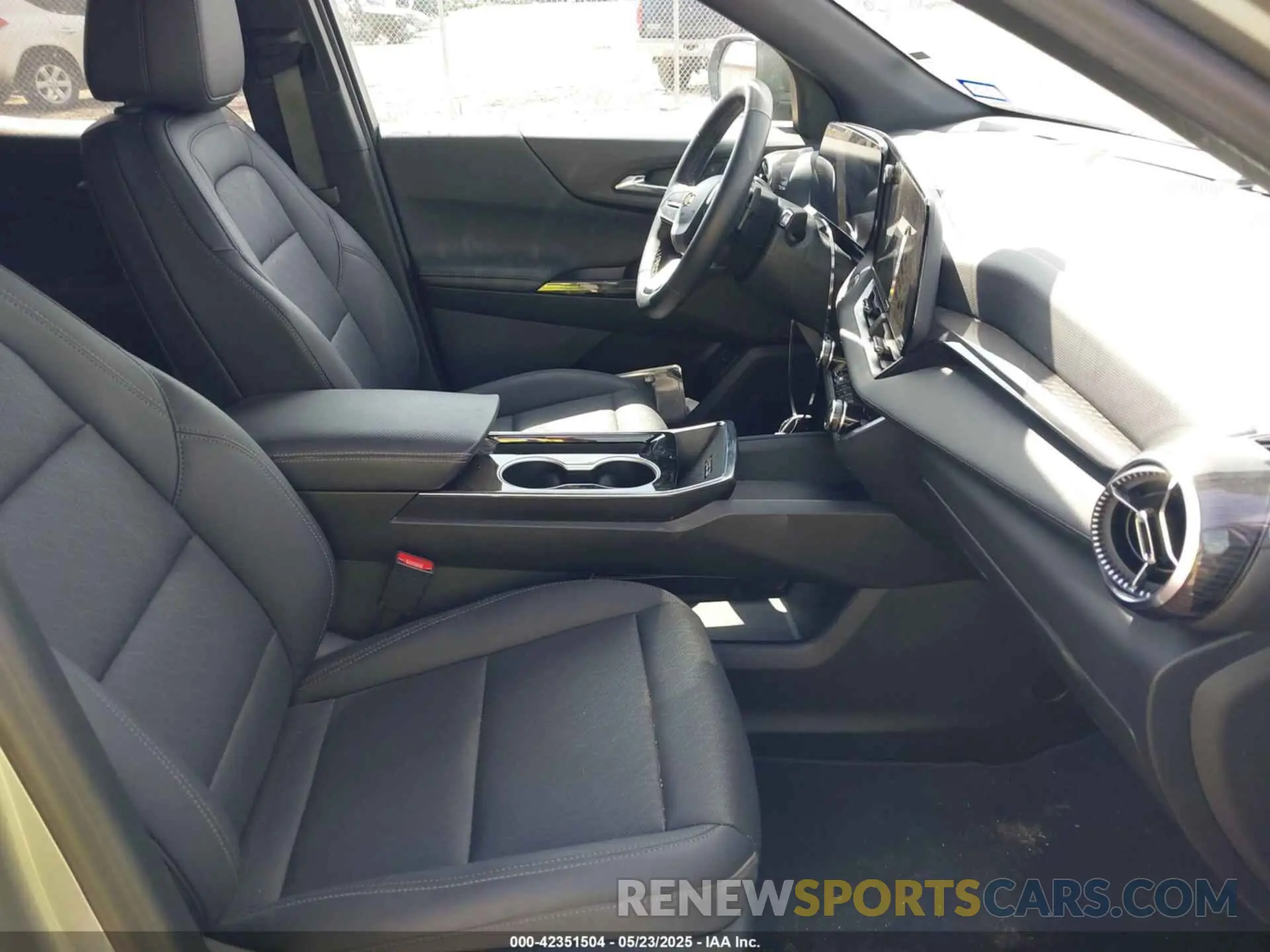 5 Photograph of a damaged car 3GNAXHEG5SL217853 CHEVROLET EQUINOX 2025