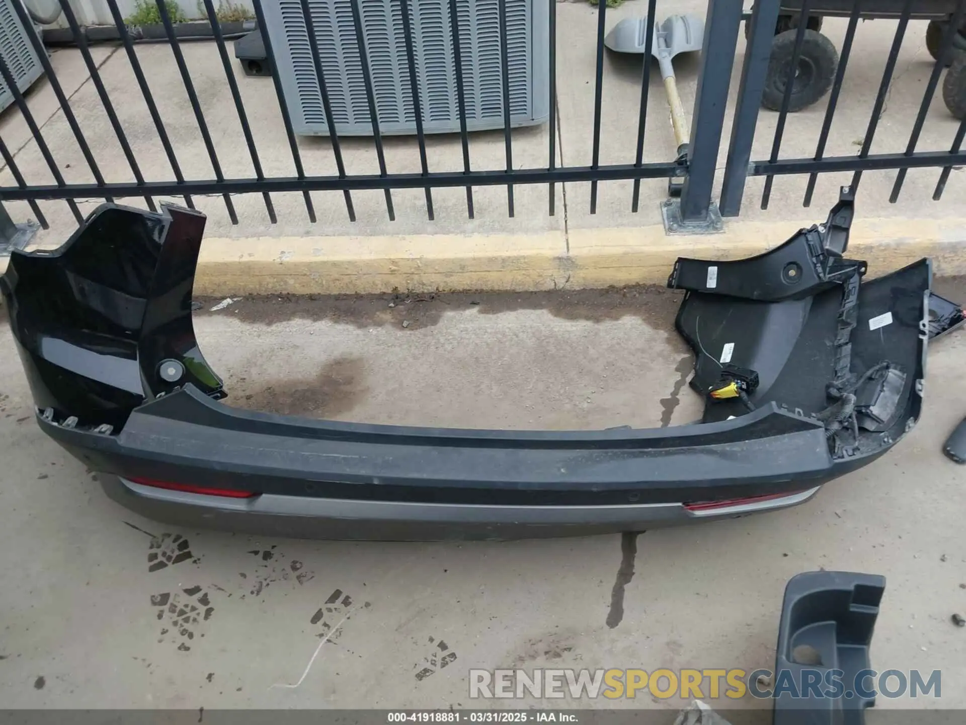 12 Photograph of a damaged car 3GNAXHEG6SL133072 CHEVROLET EQUINOX 2025