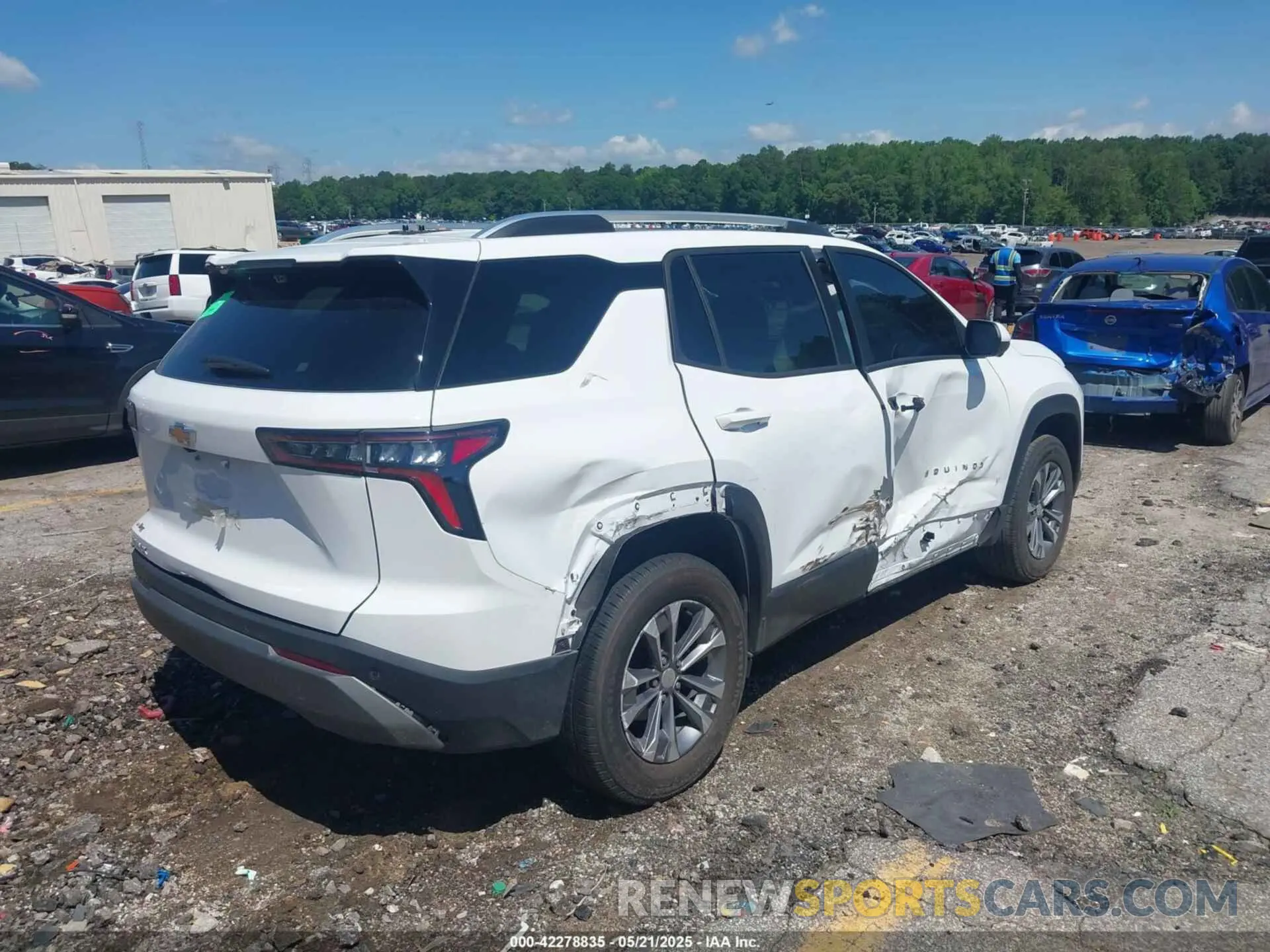 4 Photograph of a damaged car 3GNAXHEG7SL102901 CHEVROLET EQUINOX 2025