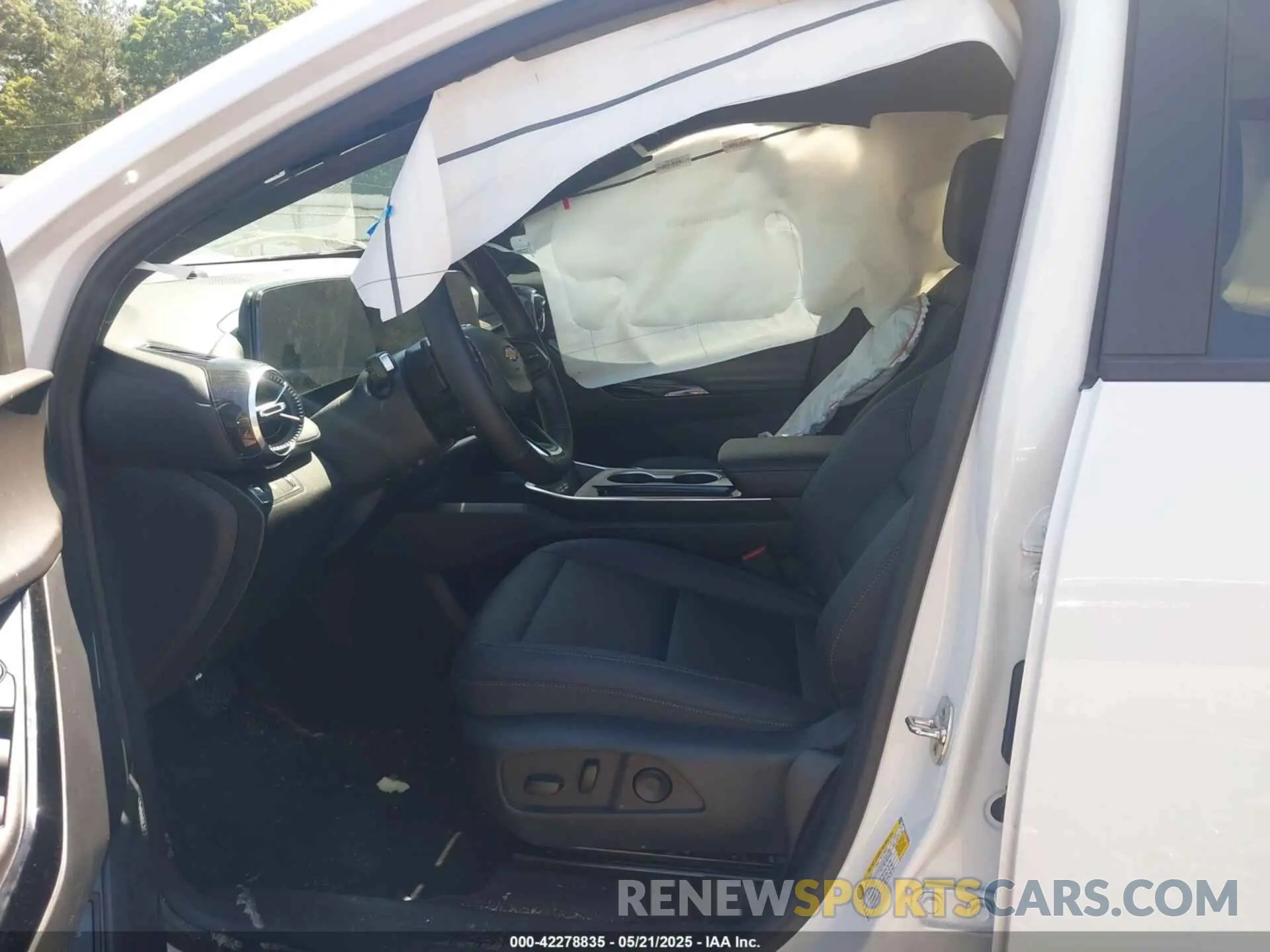 5 Photograph of a damaged car 3GNAXHEG7SL102901 CHEVROLET EQUINOX 2025