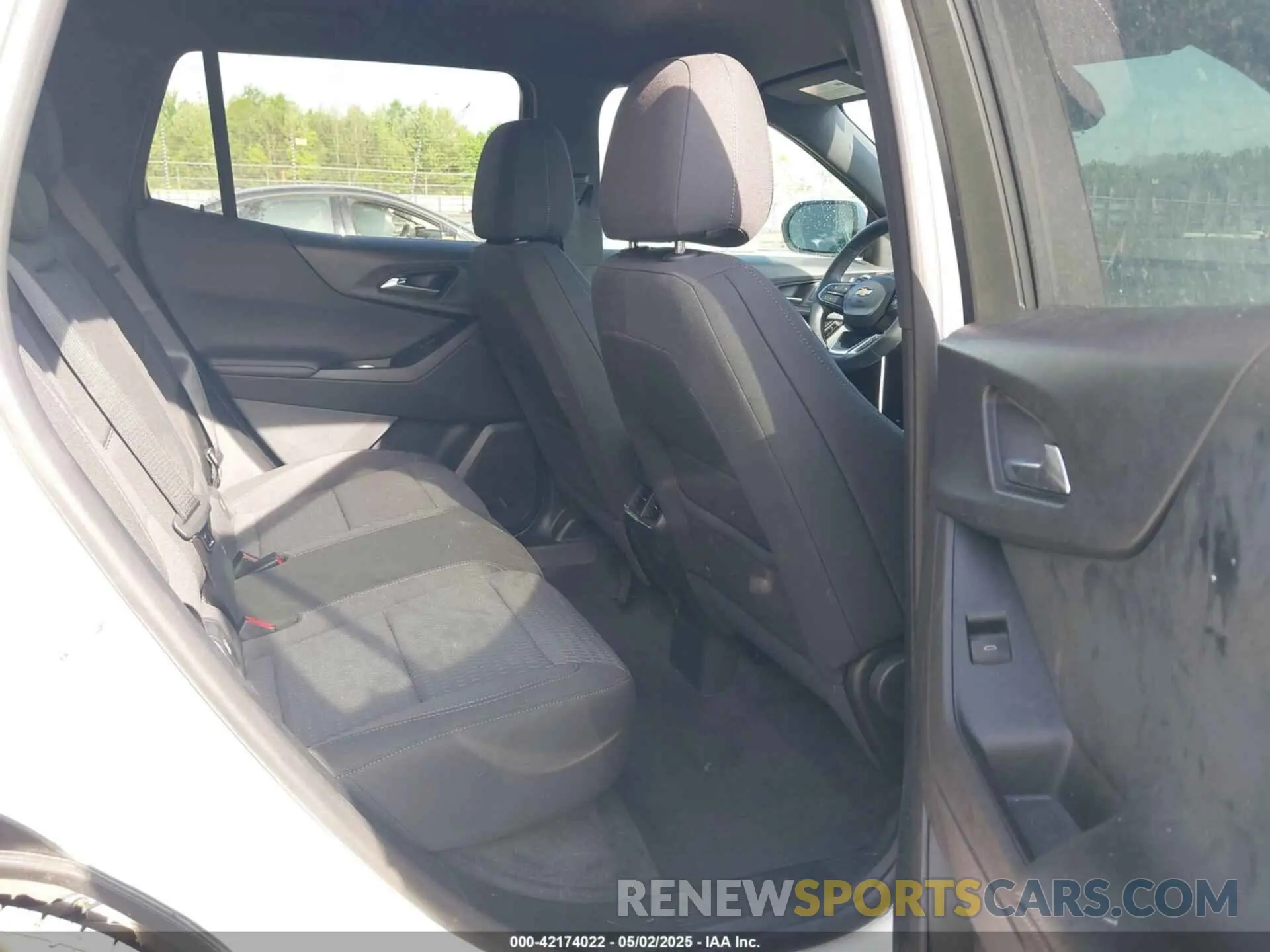 8 Photograph of a damaged car 3GNAXHEG7SL138247 CHEVROLET EQUINOX 2025