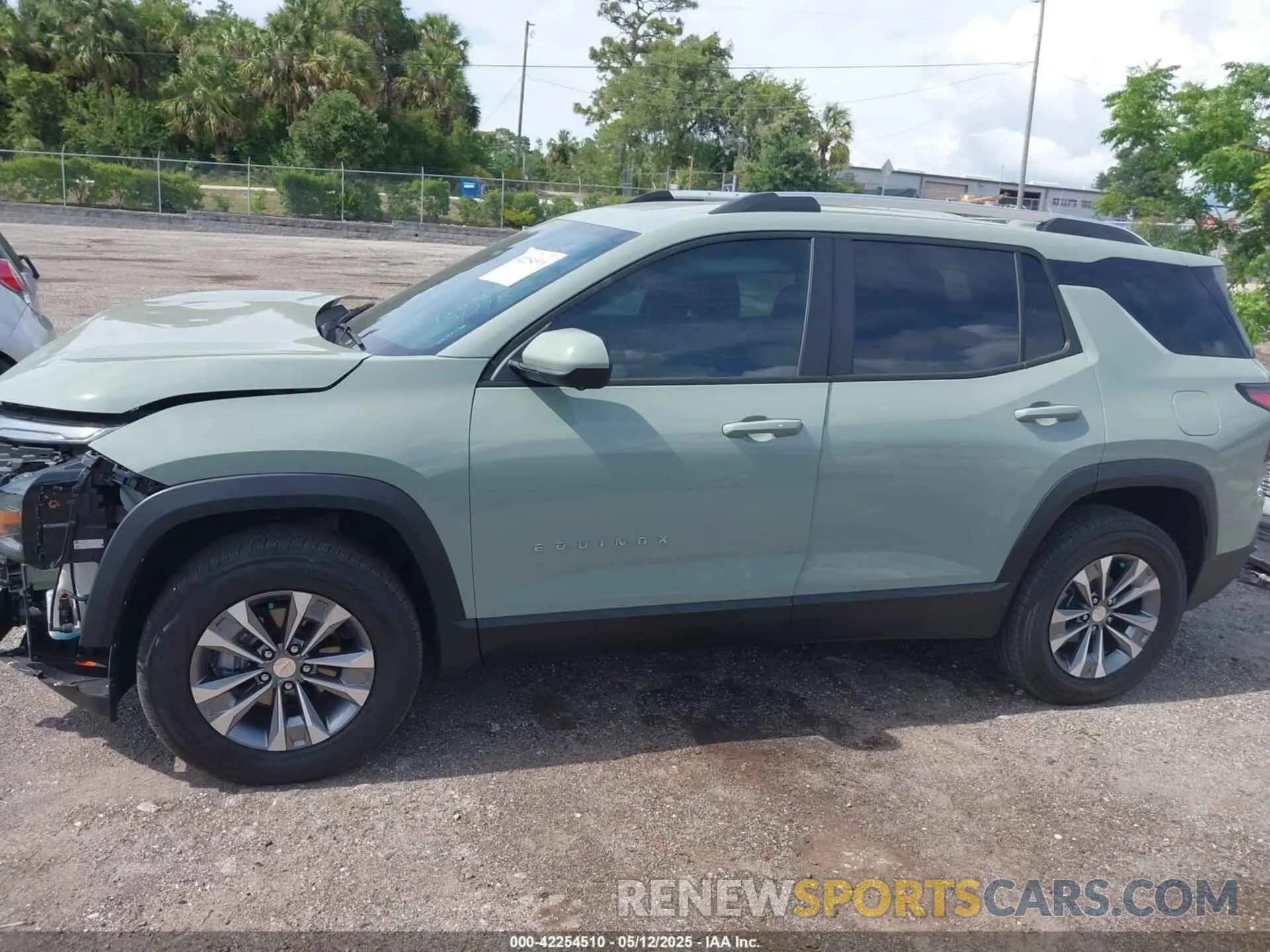 14 Photograph of a damaged car 3GNAXHEG9SL122003 CHEVROLET EQUINOX 2025