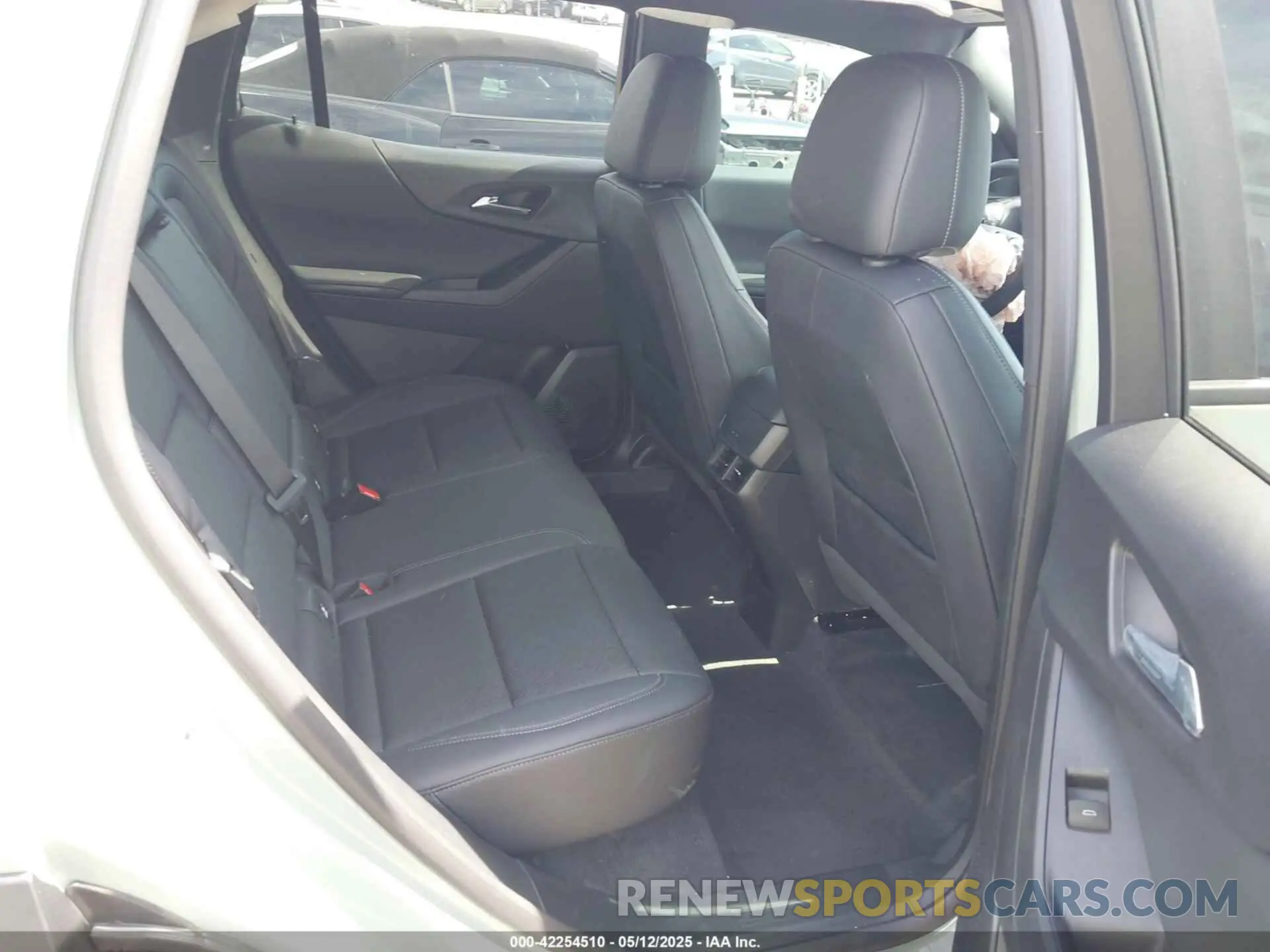 8 Photograph of a damaged car 3GNAXHEG9SL122003 CHEVROLET EQUINOX 2025
