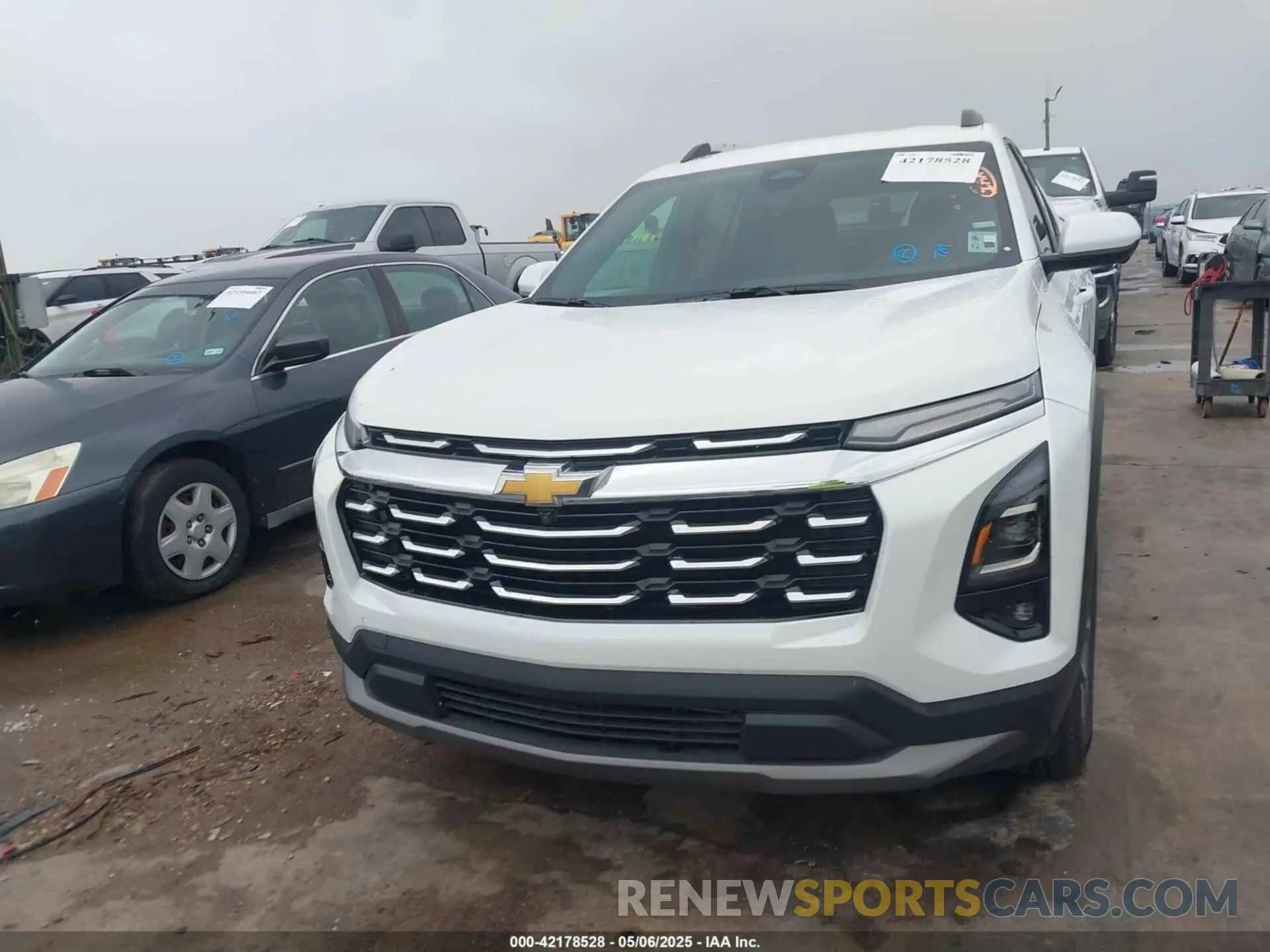 12 Photograph of a damaged car 3GNAXHEG9SL183867 CHEVROLET EQUINOX 2025