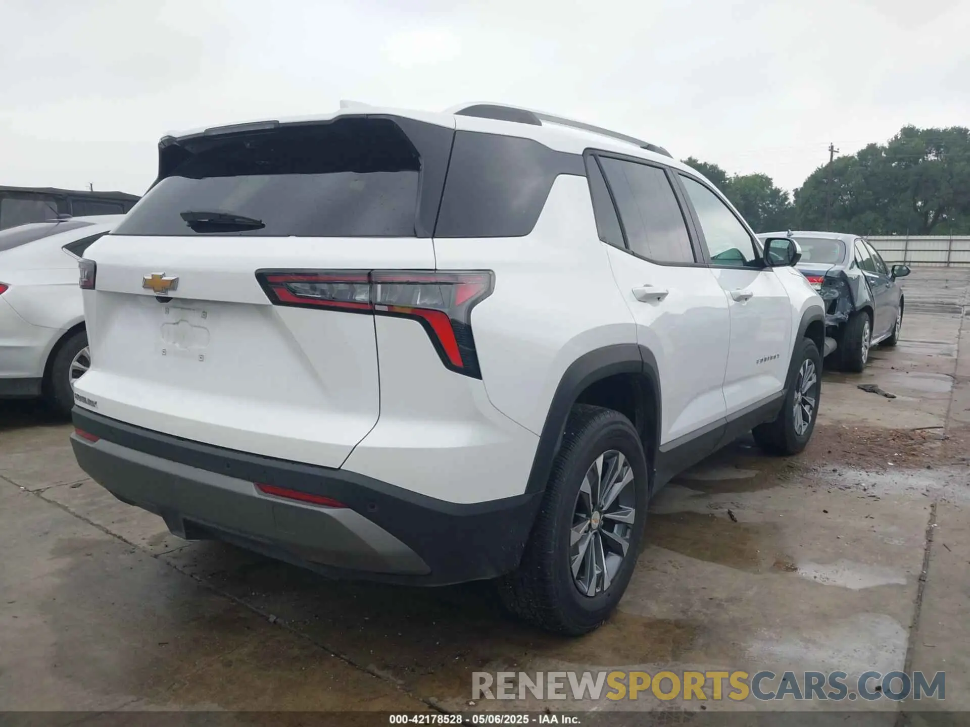 4 Photograph of a damaged car 3GNAXHEG9SL183867 CHEVROLET EQUINOX 2025
