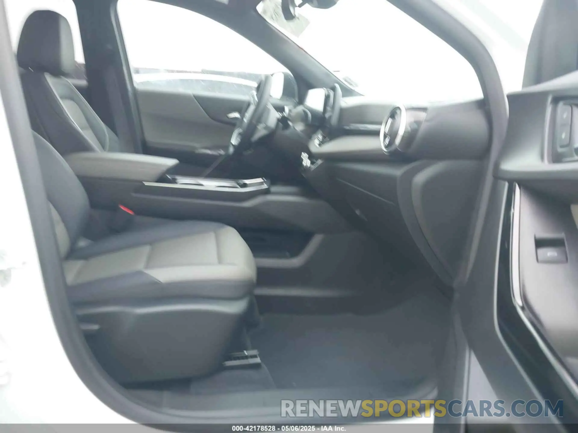5 Photograph of a damaged car 3GNAXHEG9SL183867 CHEVROLET EQUINOX 2025