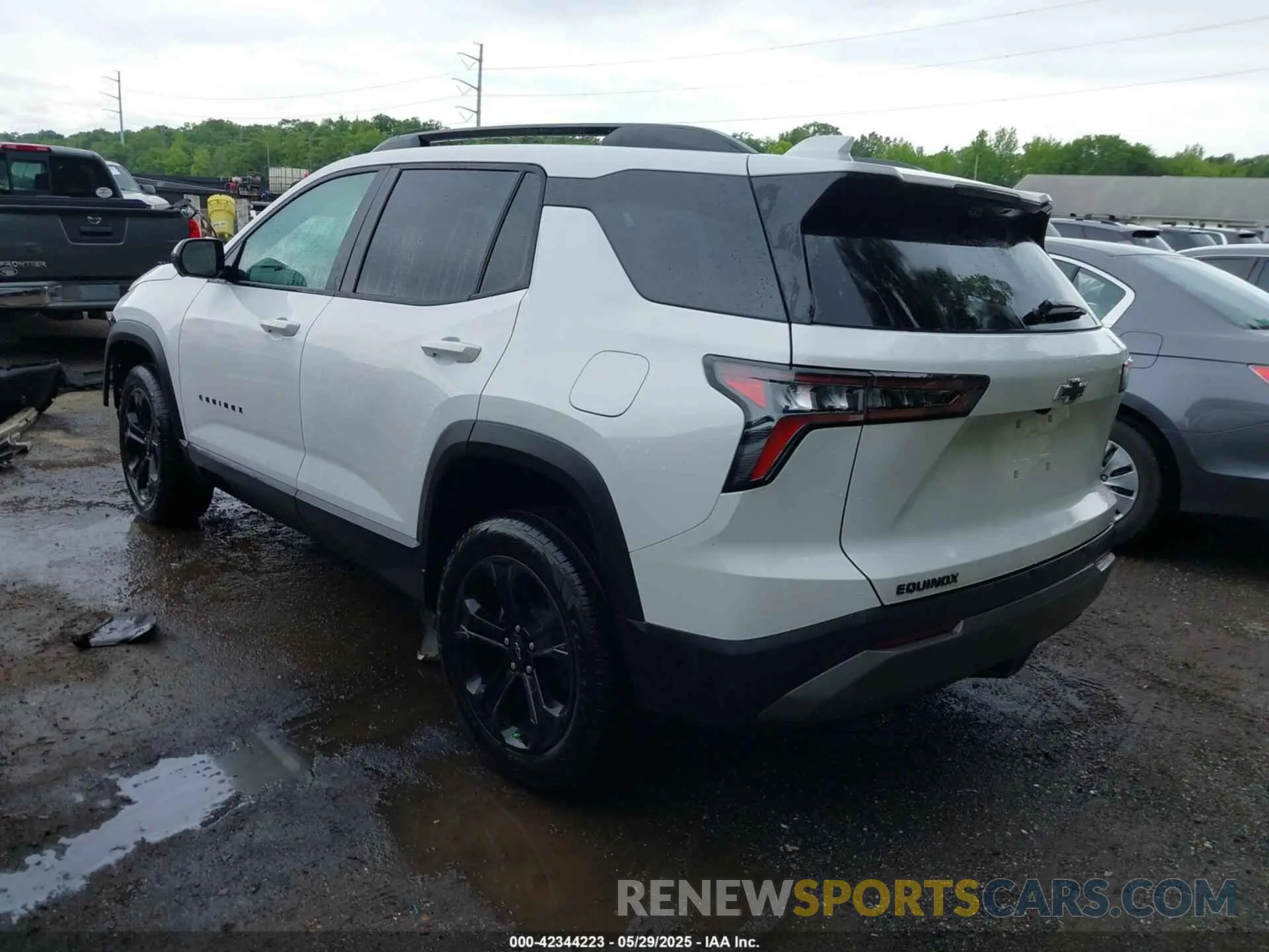 3 Photograph of a damaged car 3GNAXHEGXSL159643 CHEVROLET EQUINOX 2025