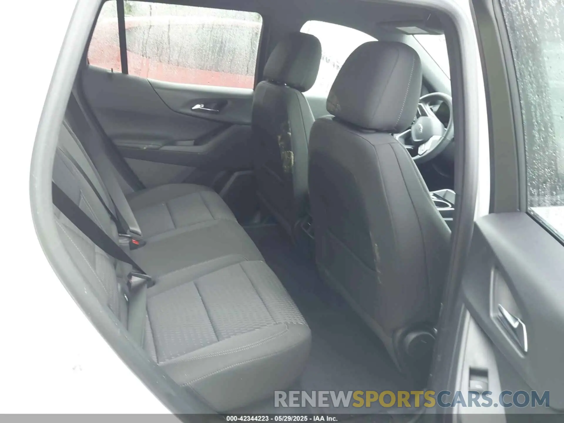 8 Photograph of a damaged car 3GNAXHEGXSL159643 CHEVROLET EQUINOX 2025