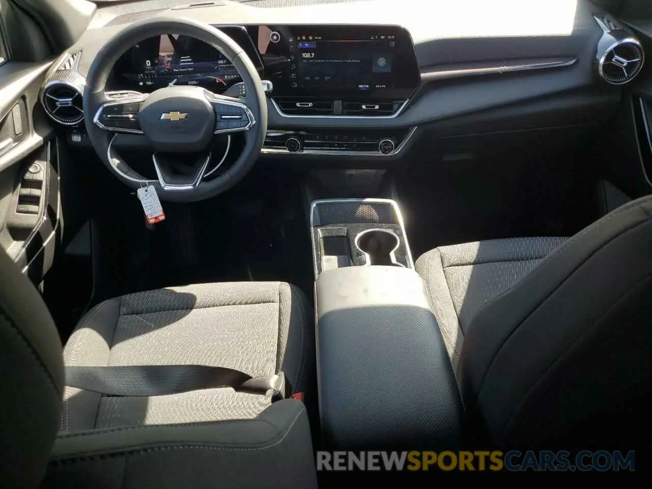 8 Photograph of a damaged car 3GNAXHEGXSL171307 CHEVROLET EQUINOX 2025