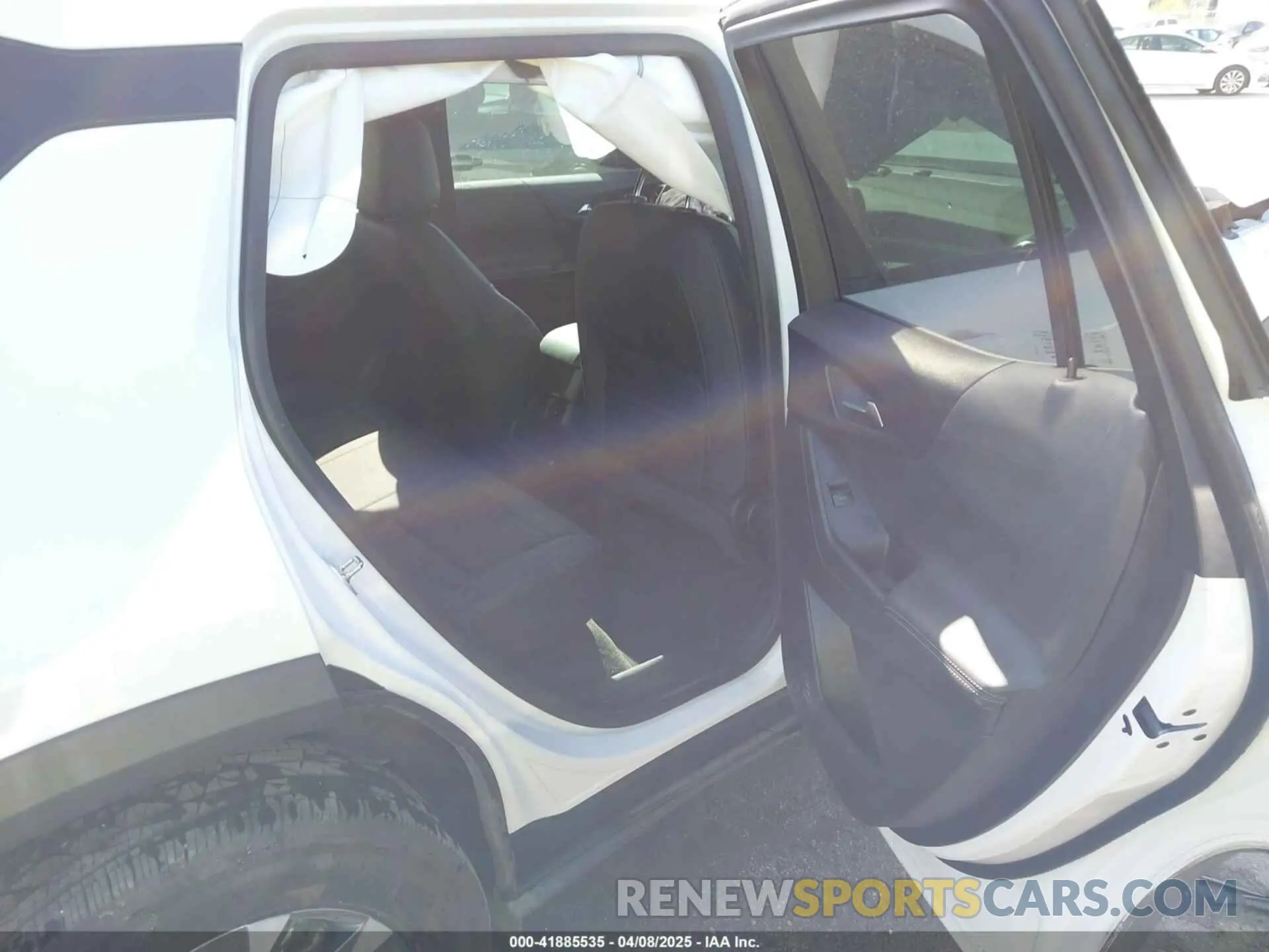8 Photograph of a damaged car 3GNAXHEGXSL205505 CHEVROLET EQUINOX 2025
