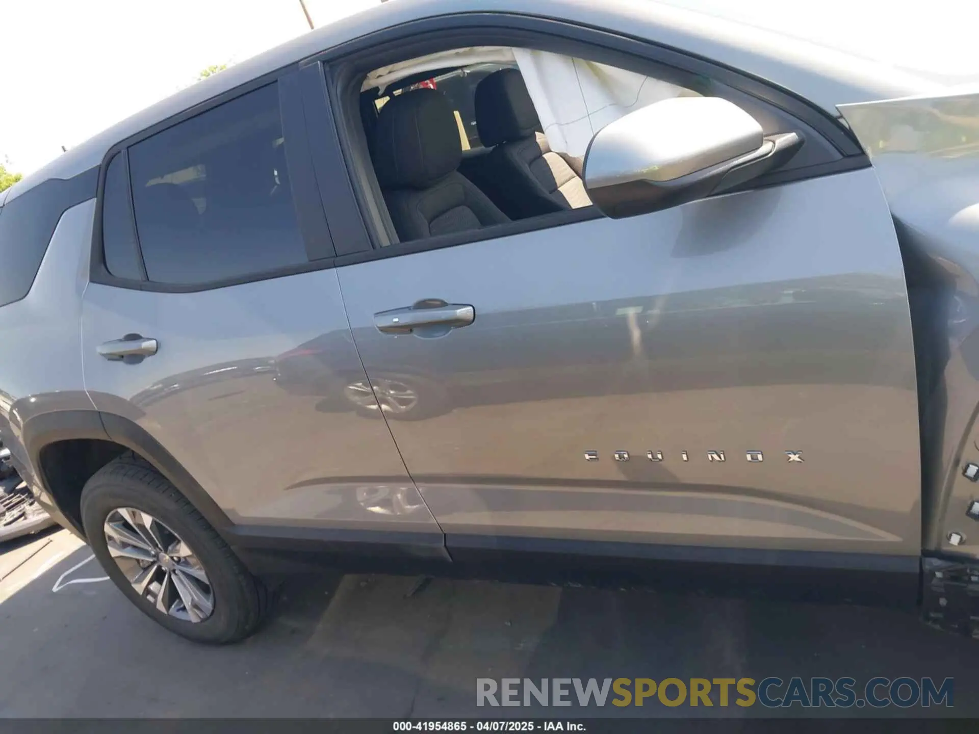 14 Photograph of a damaged car 3GNAXHEGXSL252744 CHEVROLET EQUINOX 2025