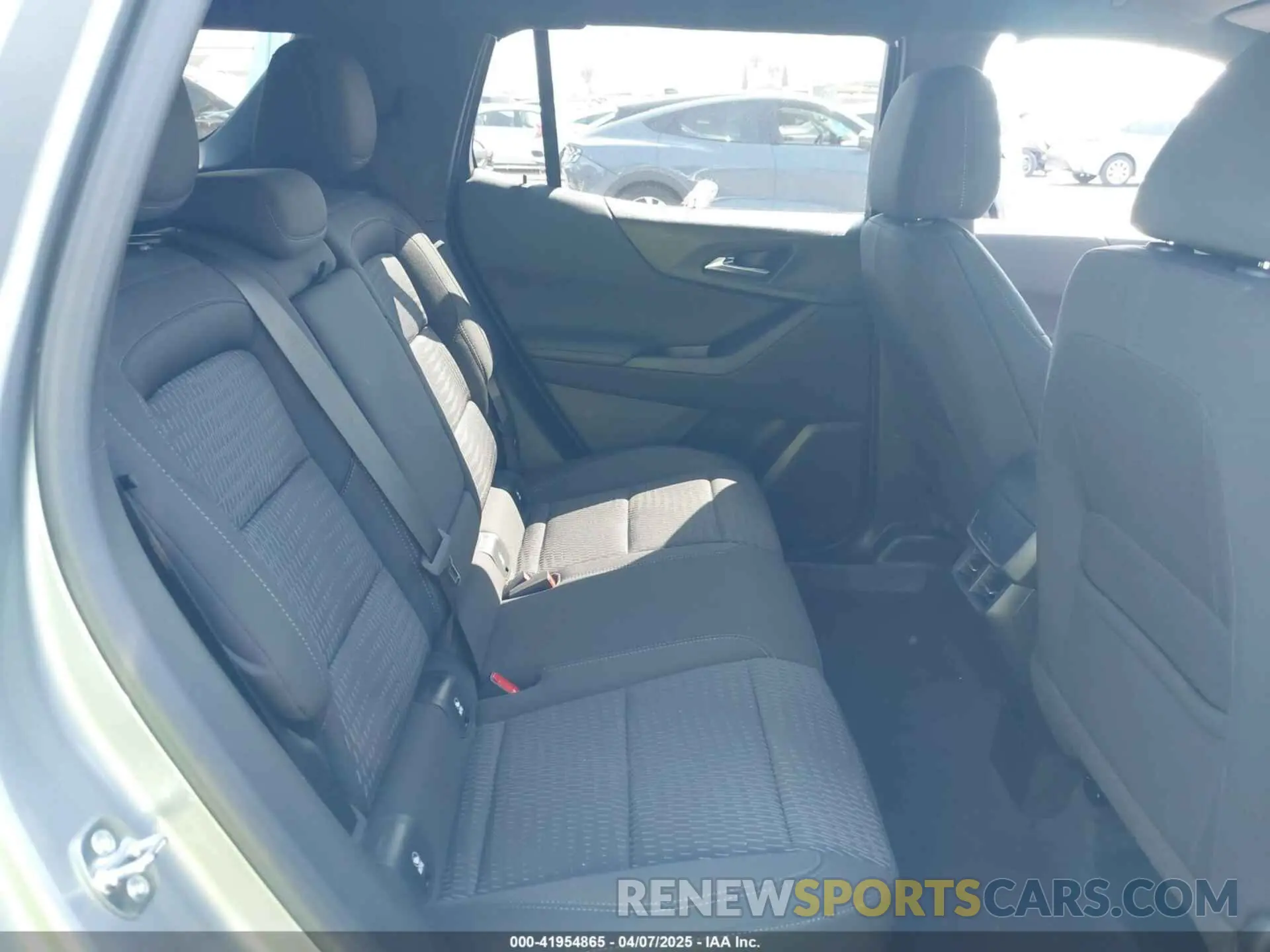 8 Photograph of a damaged car 3GNAXHEGXSL252744 CHEVROLET EQUINOX 2025