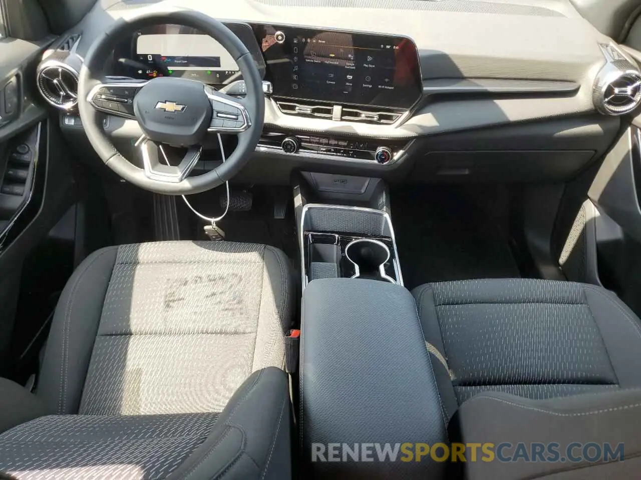 8 Photograph of a damaged car 3GNAXHEGXSL281788 CHEVROLET EQUINOX 2025