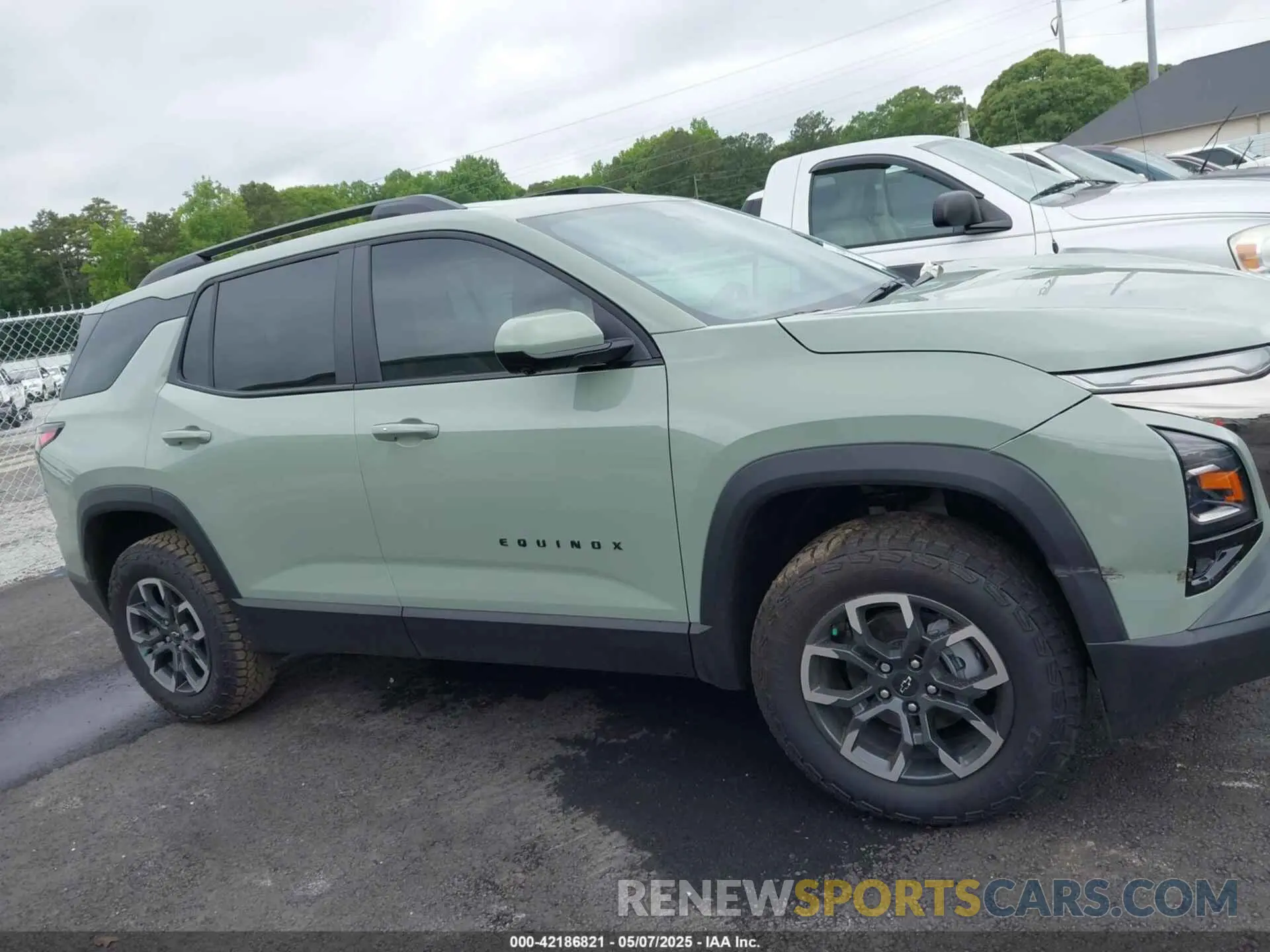12 Photograph of a damaged car 3GNAXKEG1SL221525 CHEVROLET EQUINOX 2025