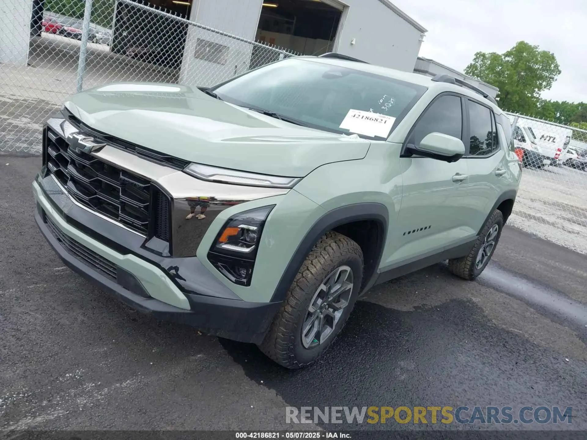 2 Photograph of a damaged car 3GNAXKEG1SL221525 CHEVROLET EQUINOX 2025