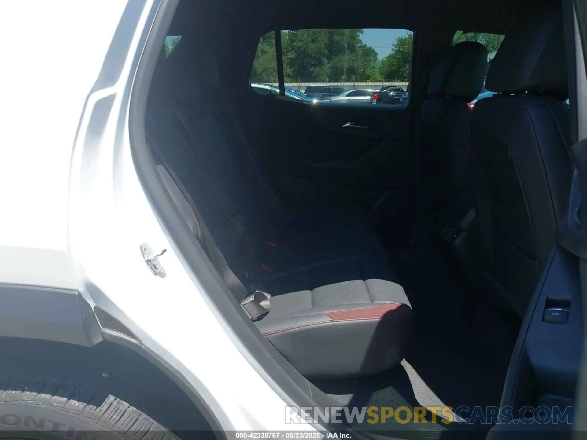 8 Photograph of a damaged car 3GNAXLEG4SL142744 CHEVROLET EQUINOX 2025