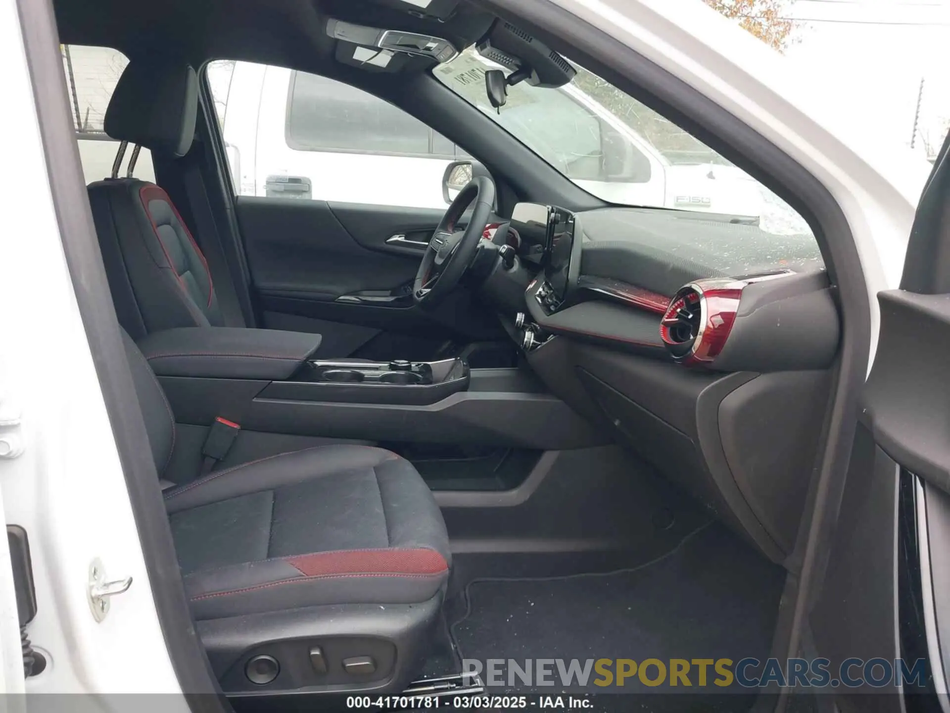 5 Photograph of a damaged car 3GNAXLEG5SL215460 CHEVROLET EQUINOX 2025