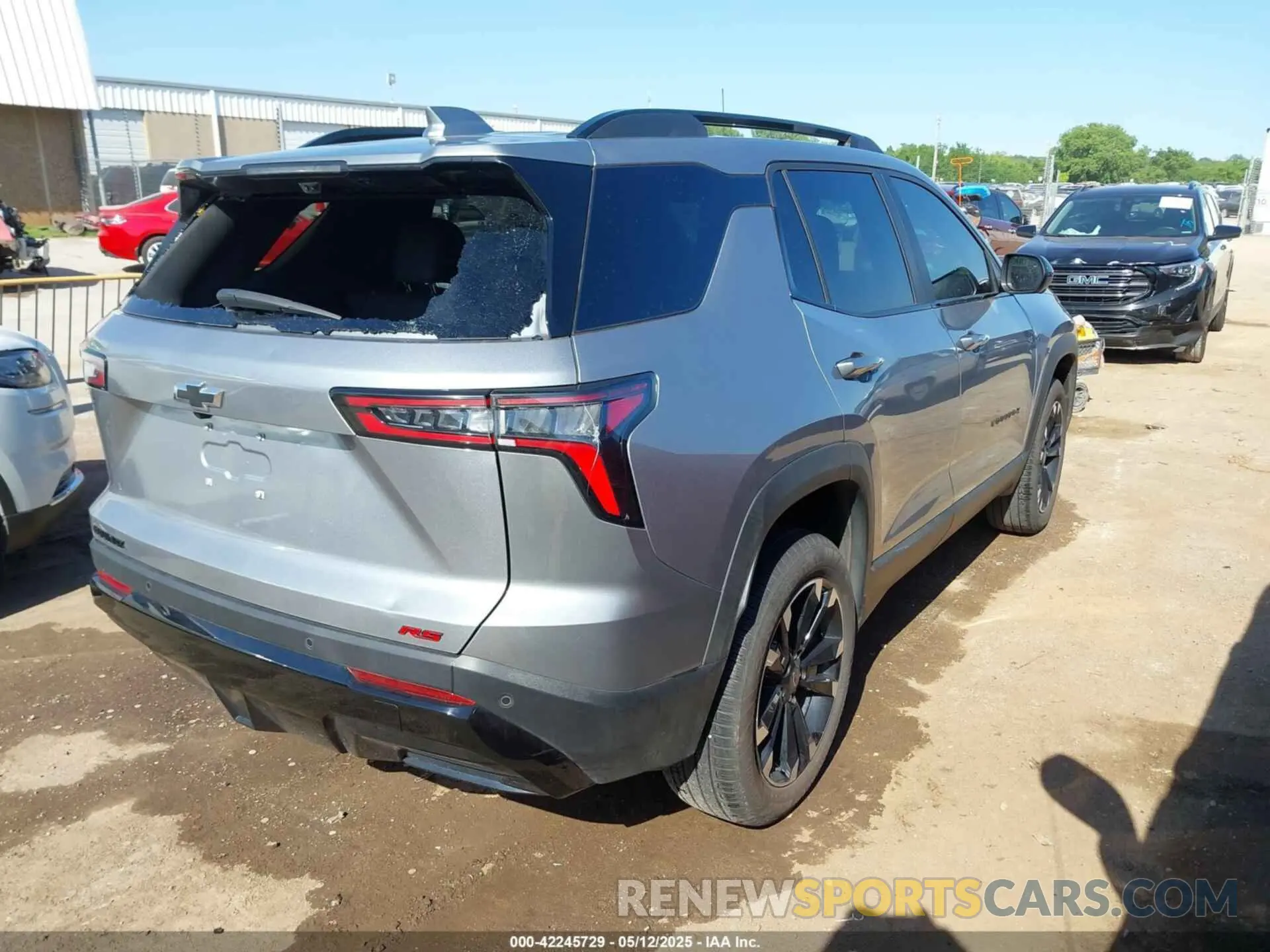 4 Photograph of a damaged car 3GNAXLEG7SL104814 CHEVROLET EQUINOX 2025