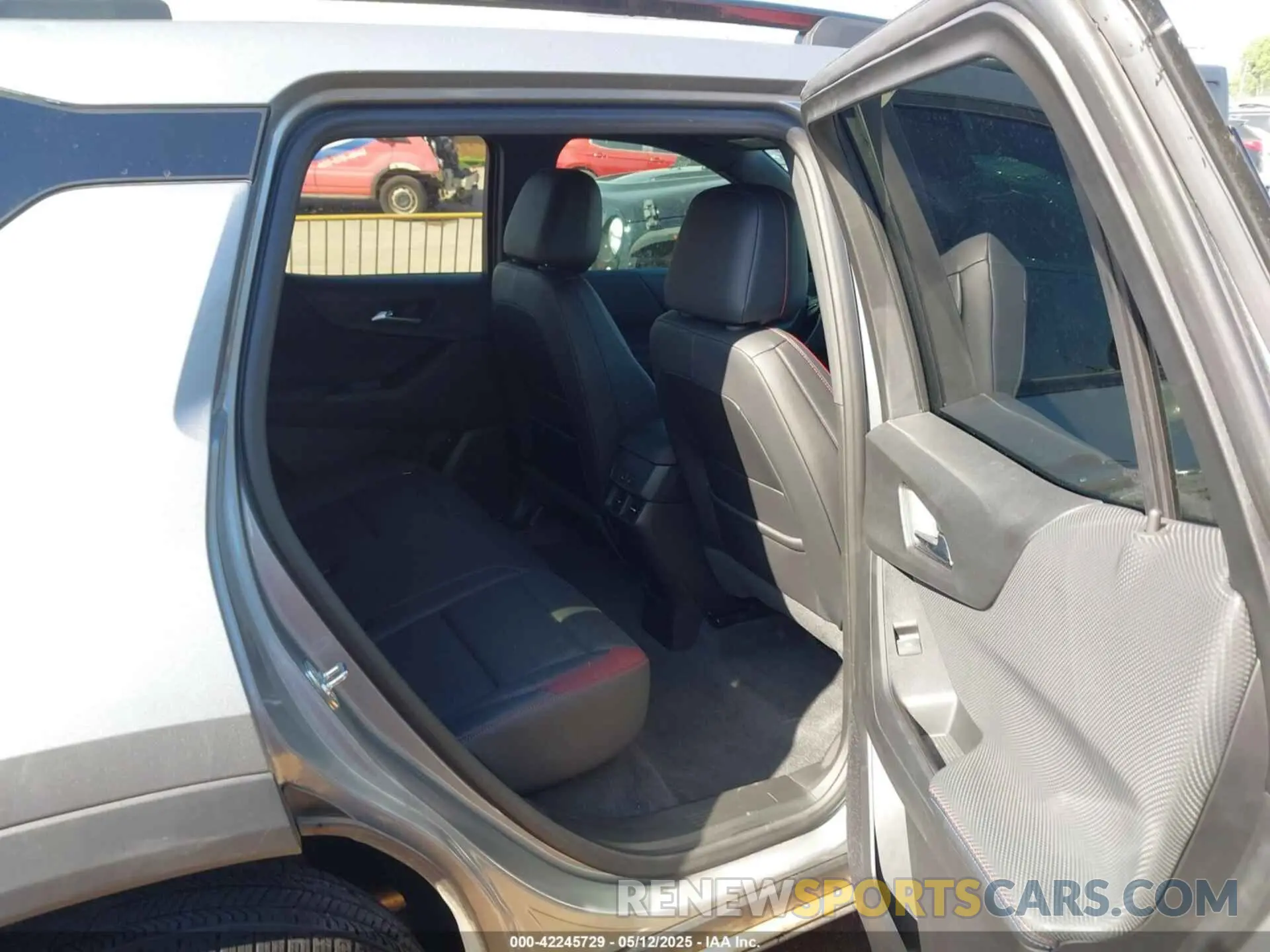 8 Photograph of a damaged car 3GNAXLEG7SL104814 CHEVROLET EQUINOX 2025