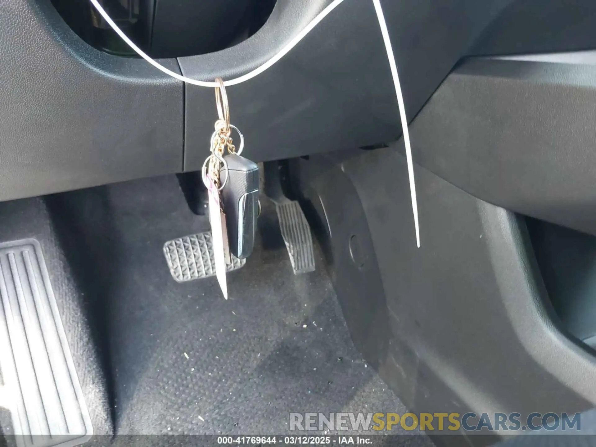 11 Photograph of a damaged car 3GNAXLEG7SL136601 CHEVROLET EQUINOX 2025